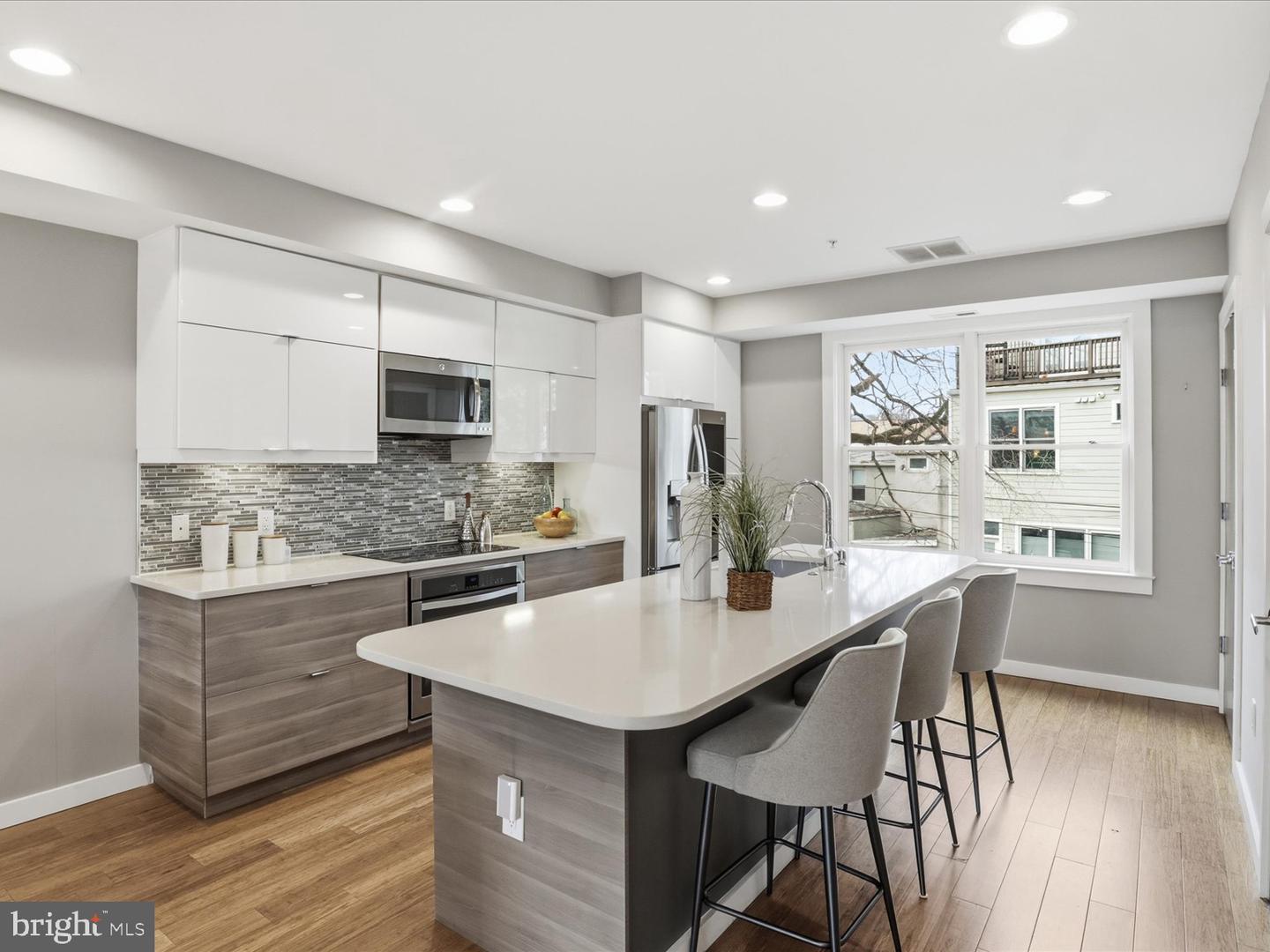 1242 NEW JERSEY AVE NW #2, WASHINGTON, District Of Columbia 20001, 2 Bedrooms Bedrooms, ,2 BathroomsBathrooms,Residential,For sale,1242 NEW JERSEY AVE NW #2,DCDC2241450 MLS # DCDC2241450