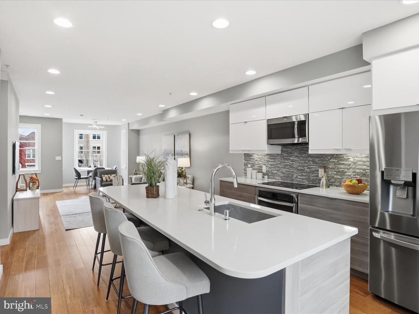 1242 NEW JERSEY AVE NW #2, WASHINGTON, District Of Columbia 20001, 2 Bedrooms Bedrooms, ,2 BathroomsBathrooms,Residential,For sale,1242 NEW JERSEY AVE NW #2,DCDC2241450 MLS # DCDC2241450