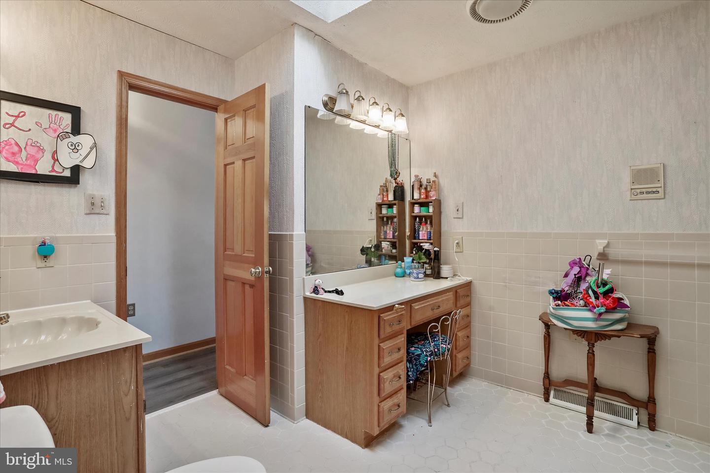 202 BROWN ST, STRASBURG, Virginia 22657, 2 Bedrooms Bedrooms, ,1 BathroomBathrooms,Residential,For sale,202 BROWN ST,VASH2013418 MLS # VASH2013418