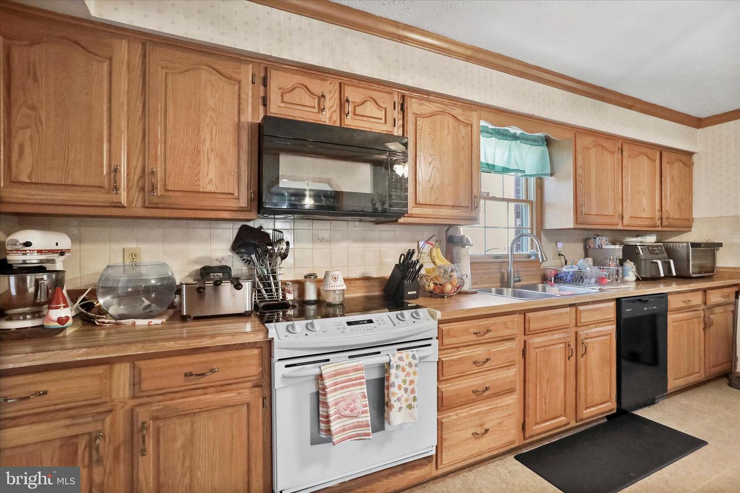 202 BROWN ST, STRASBURG, Virginia 22657, 2 Bedrooms Bedrooms, ,1 BathroomBathrooms,Residential,For sale,202 BROWN ST,VASH2013418 MLS # VASH2013418