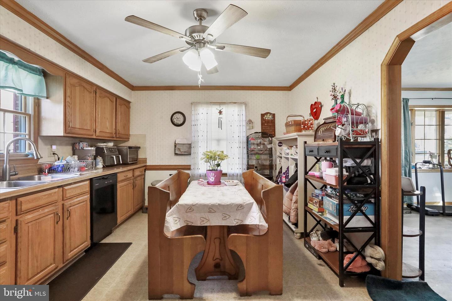 202 BROWN ST, STRASBURG, Virginia 22657, 2 Bedrooms Bedrooms, ,1 BathroomBathrooms,Residential,For sale,202 BROWN ST,VASH2013418 MLS # VASH2013418