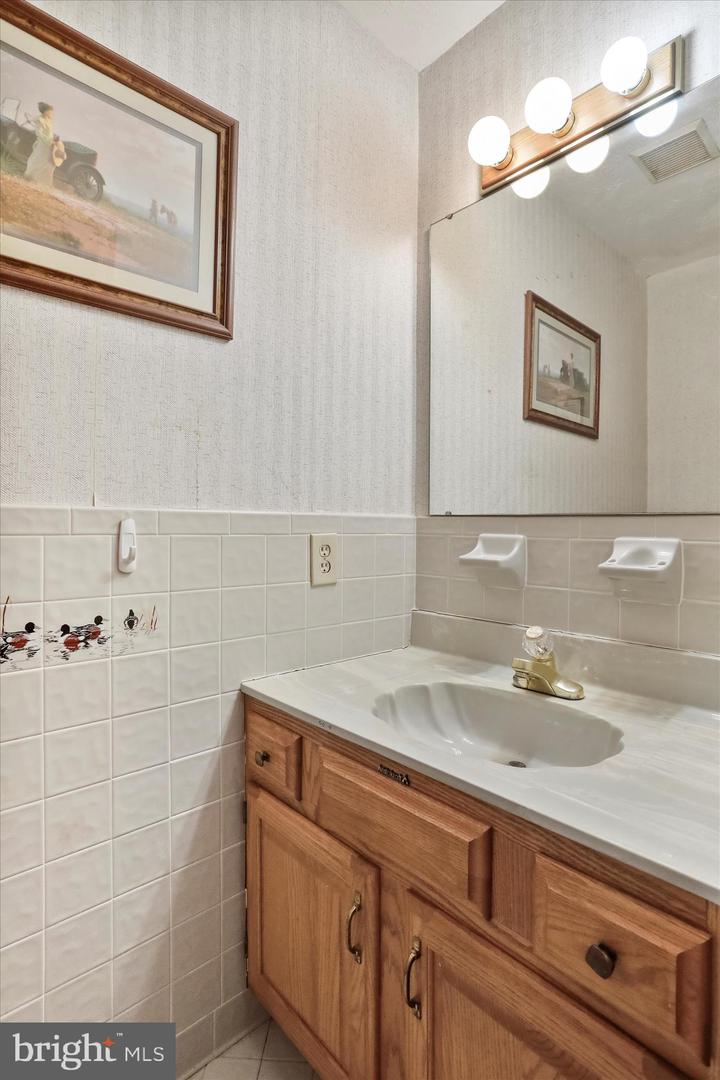 202 BROWN ST, STRASBURG, Virginia 22657, 2 Bedrooms Bedrooms, ,1 BathroomBathrooms,Residential,For sale,202 BROWN ST,VASH2013418 MLS # VASH2013418