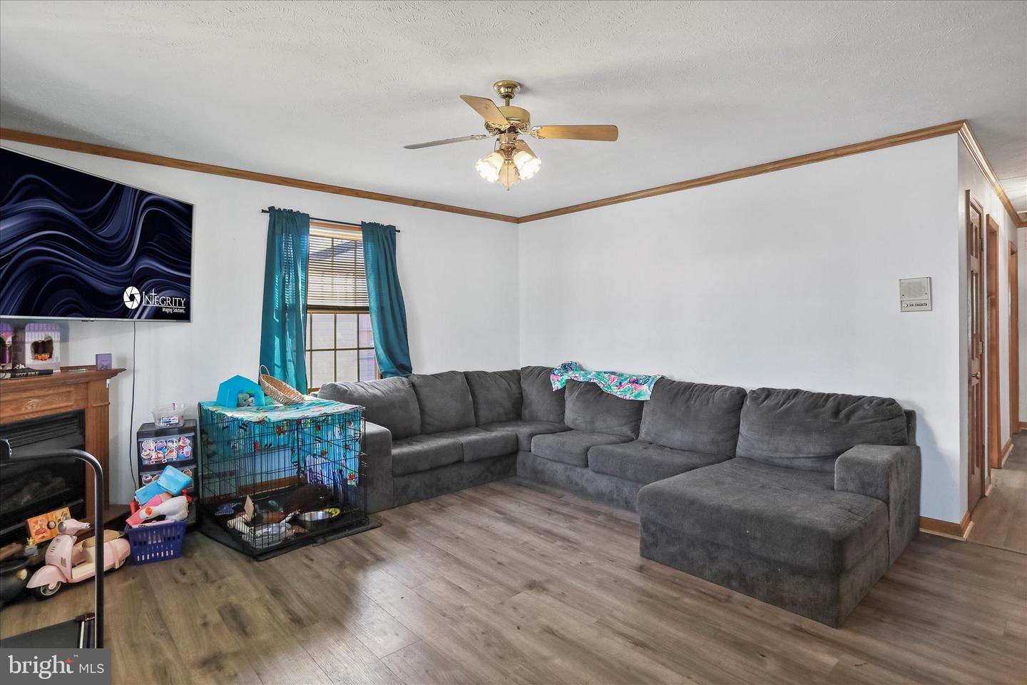 202 BROWN ST, STRASBURG, Virginia 22657, 2 Bedrooms Bedrooms, ,1 BathroomBathrooms,Residential,For sale,202 BROWN ST,VASH2013418 MLS # VASH2013418