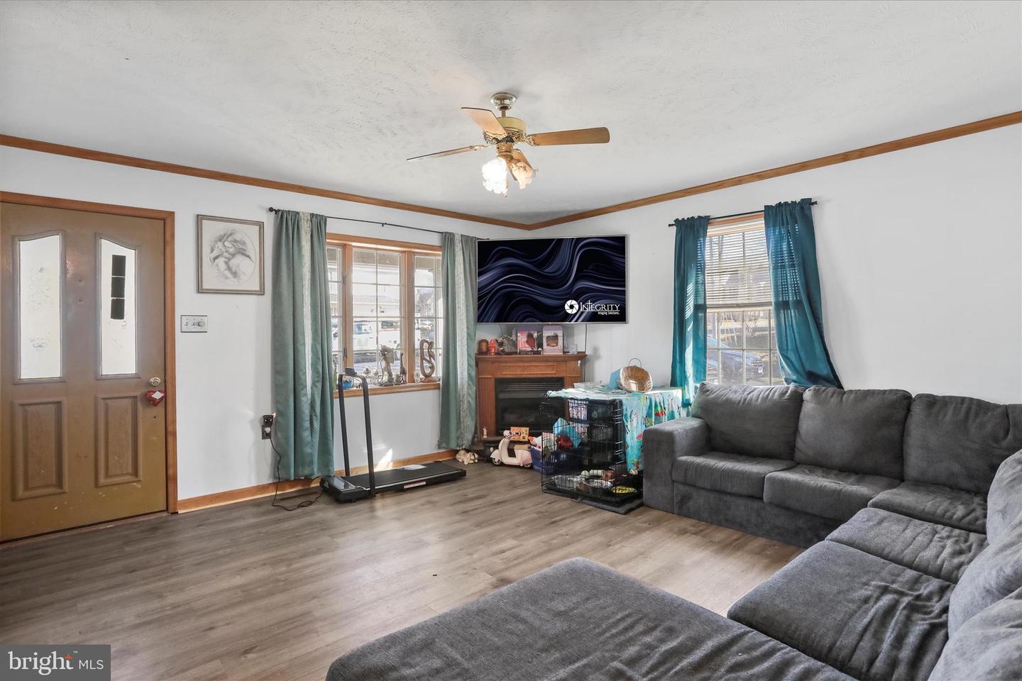 202 BROWN ST, STRASBURG, Virginia 22657, 2 Bedrooms Bedrooms, ,1 BathroomBathrooms,Residential,For sale,202 BROWN ST,VASH2013418 MLS # VASH2013418