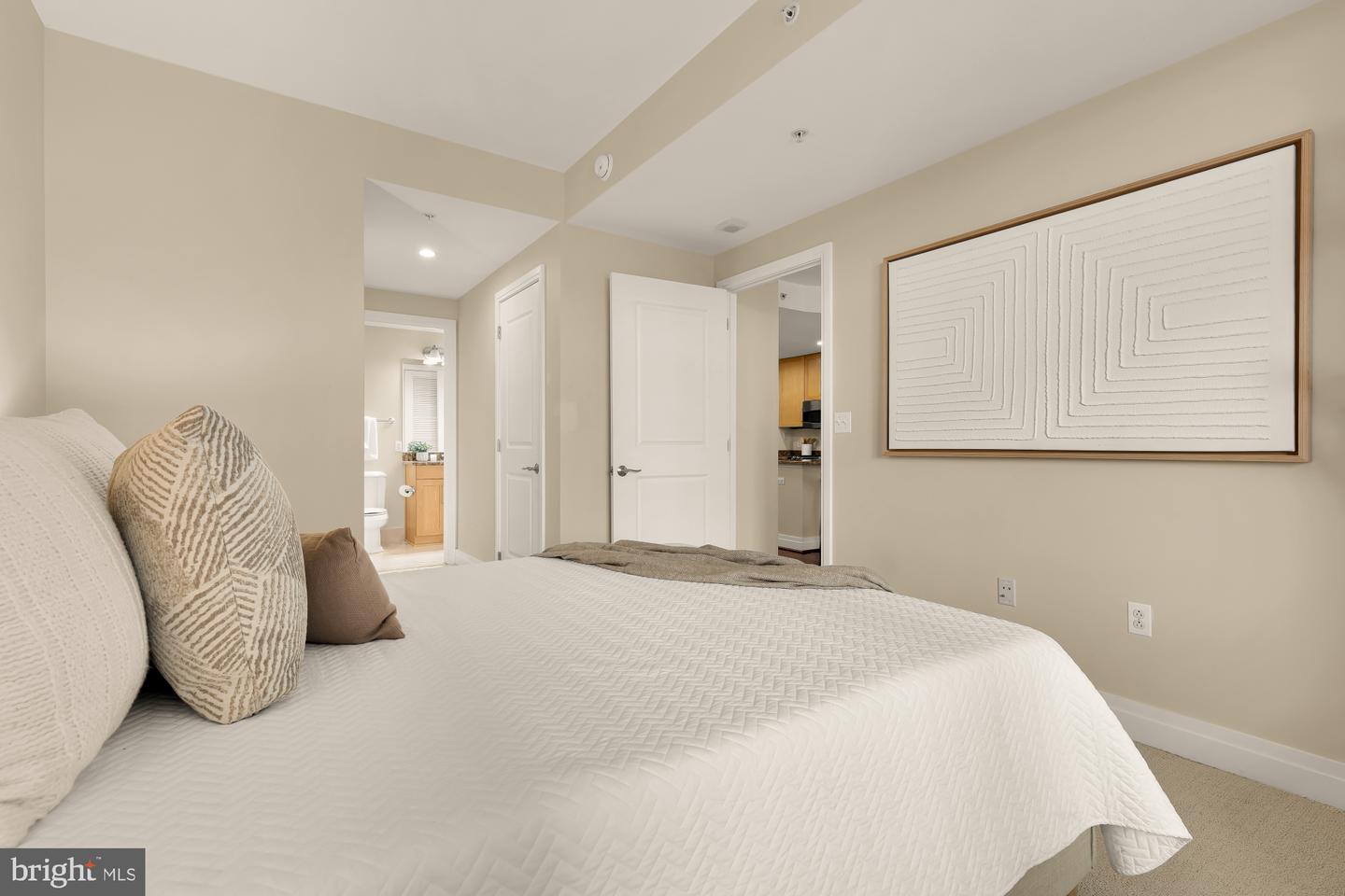 8220 CRESTWOOD HEIGHTS DR #418, TYSONS, Virginia 22102, 1 Bedroom Bedrooms, ,1 BathroomBathrooms,Residential,For sale,8220 CRESTWOOD HEIGHTS DR #418,VAFX2286644 MLS # VAFX2286644