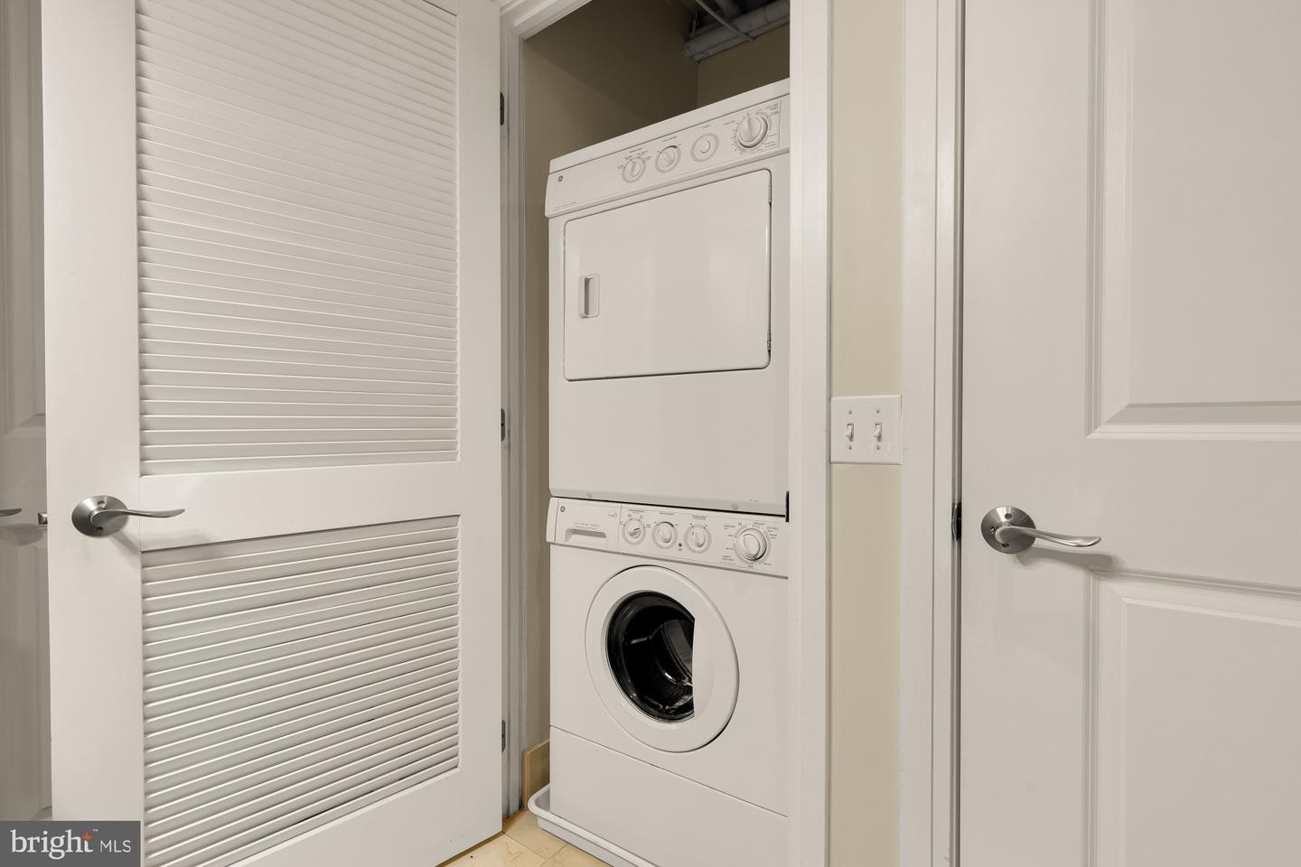 8220 CRESTWOOD HEIGHTS DR #418, TYSONS, Virginia 22102, 1 Bedroom Bedrooms, ,1 BathroomBathrooms,Residential,For sale,8220 CRESTWOOD HEIGHTS DR #418,VAFX2286644 MLS # VAFX2286644