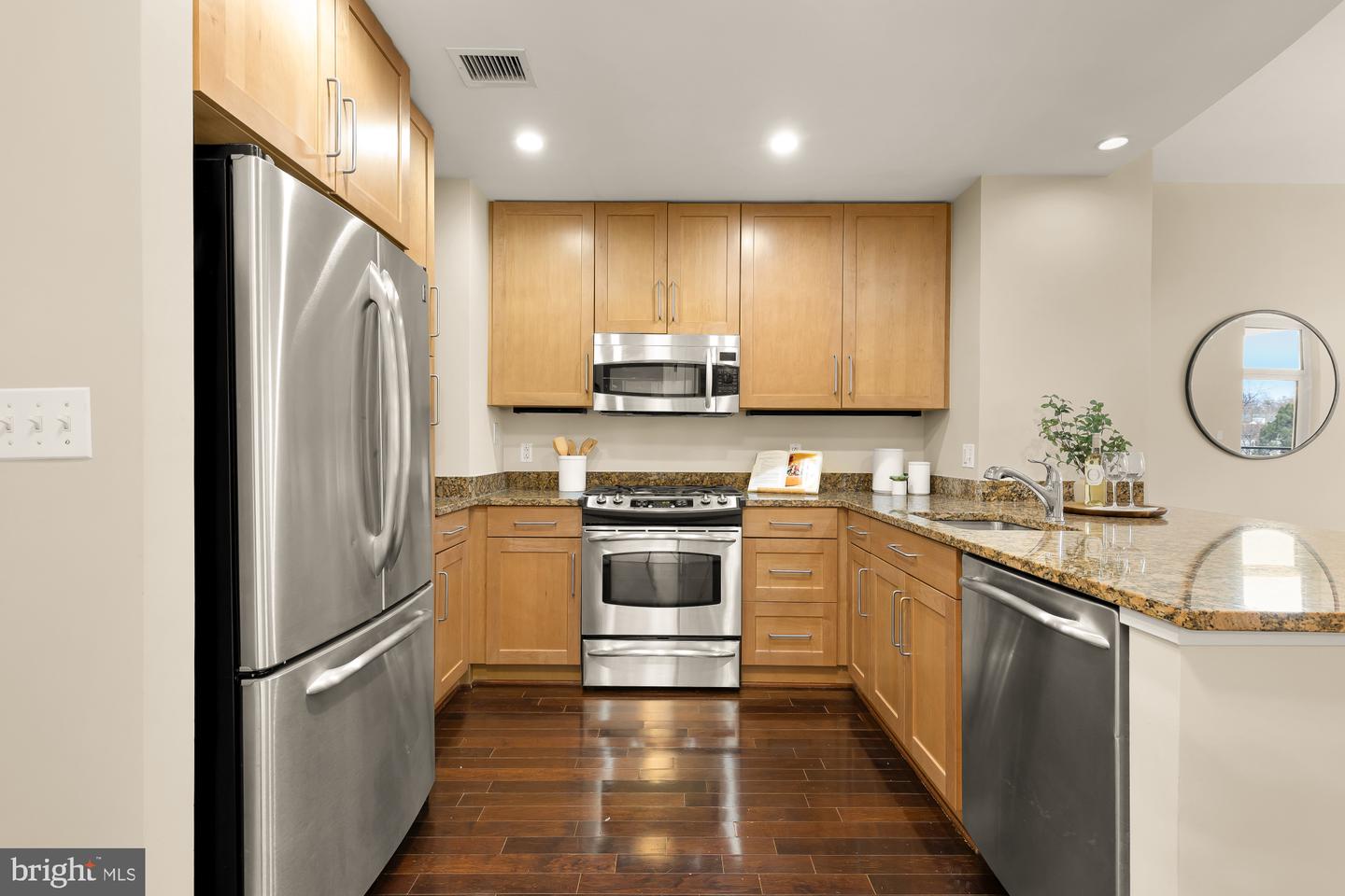 8220 CRESTWOOD HEIGHTS DR #418, TYSONS, Virginia 22102, 1 Bedroom Bedrooms, ,1 BathroomBathrooms,Residential,For sale,8220 CRESTWOOD HEIGHTS DR #418,VAFX2286644 MLS # VAFX2286644