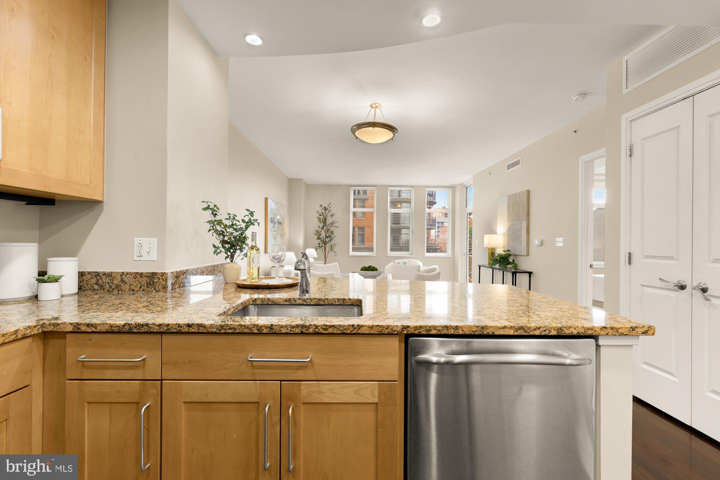 8220 CRESTWOOD HEIGHTS DR #418, TYSONS, Virginia 22102, 1 Bedroom Bedrooms, ,1 BathroomBathrooms,Residential,For sale,8220 CRESTWOOD HEIGHTS DR #418,VAFX2286644 MLS # VAFX2286644