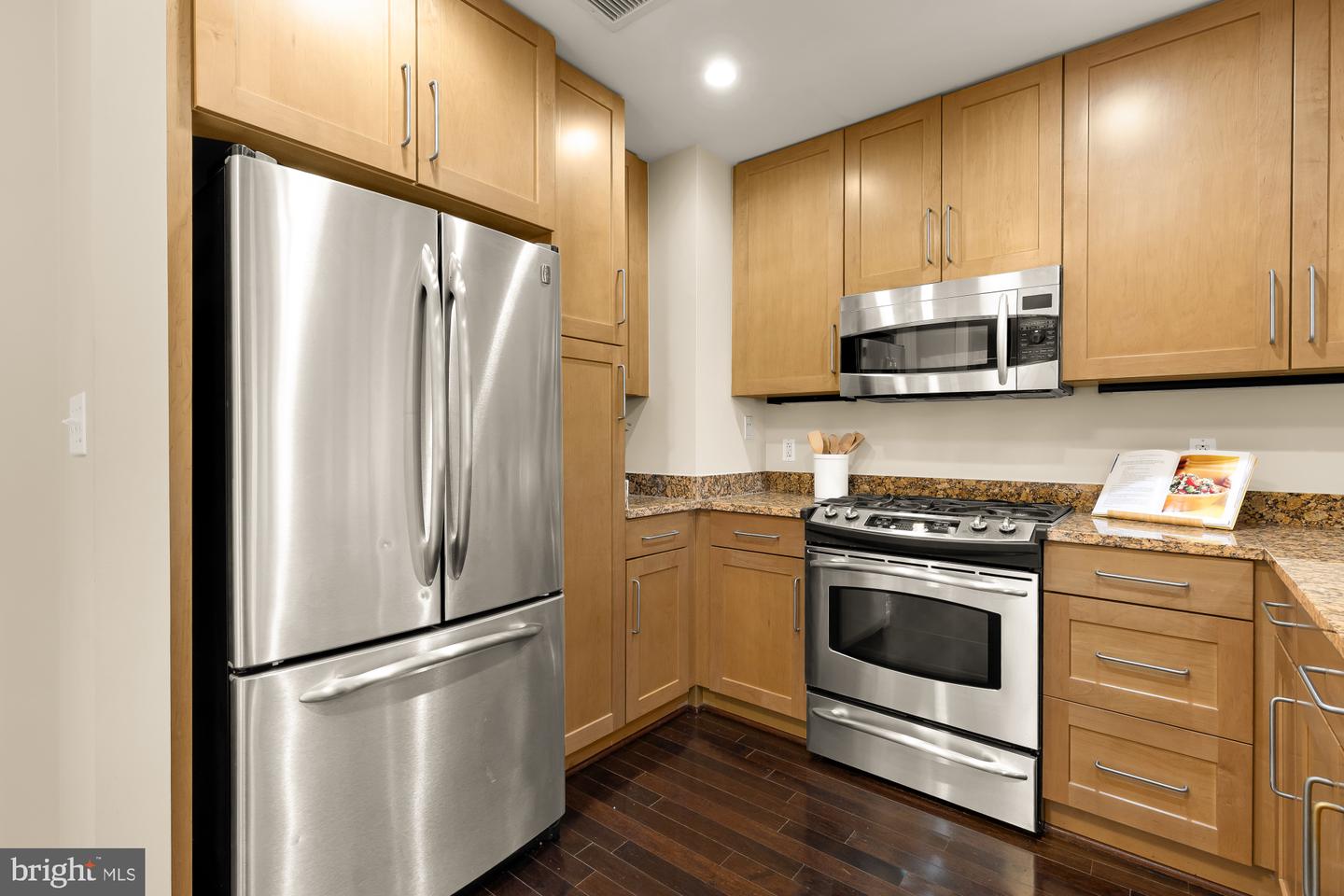 8220 CRESTWOOD HEIGHTS DR #418, TYSONS, Virginia 22102, 1 Bedroom Bedrooms, ,1 BathroomBathrooms,Residential,For sale,8220 CRESTWOOD HEIGHTS DR #418,VAFX2286644 MLS # VAFX2286644