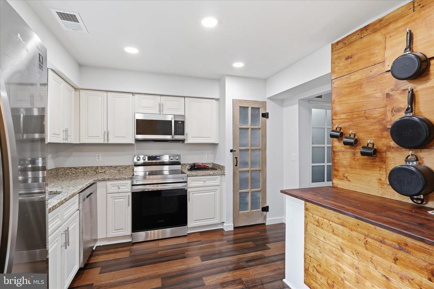 6281 ASTRID CV, CENTREVILLE, Virginia 20120, 3 Bedrooms Bedrooms, ,2 BathroomsBathrooms,Residential,For sale,6281 ASTRID CV,VAFX2286656 MLS # VAFX2286656