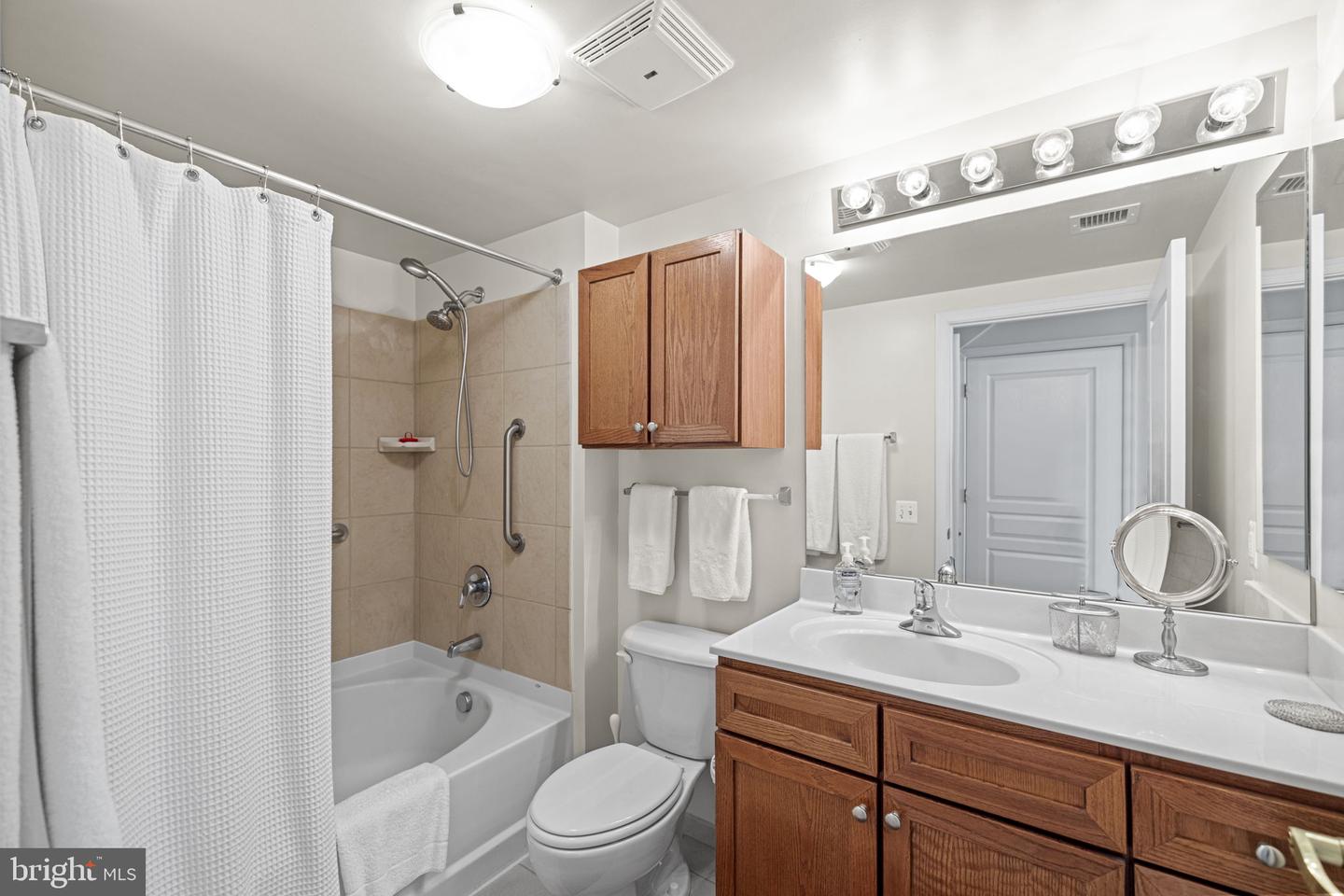 616 E ST NW #1152, WASHINGTON, District Of Columbia 20004, 3 Bedrooms Bedrooms, ,3 BathroomsBathrooms,Residential,For sale,616 E ST NW #1152,DCDC2242222 MLS # DCDC2242222 616 E ST NW #1152, WASHINGTON, District Of Columbia 20004, 3 Bedrooms Bedrooms, ,3 BathroomsBathrooms,Residential,For sale,616 E ST NW #1152,DCDC2242222 MLS # DCDC2242222