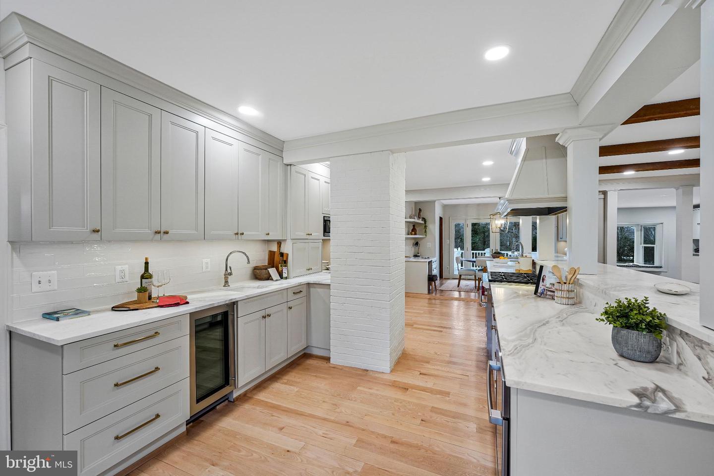 1120 BALLS HILL RD, MCLEAN, Virginia 22101, 5 Bedrooms Bedrooms, 10 Rooms Rooms,3 BathroomsBathrooms,Residential,For sale,1120 BALLS HILL RD,VAFX2286668 MLS # VAFX2286668