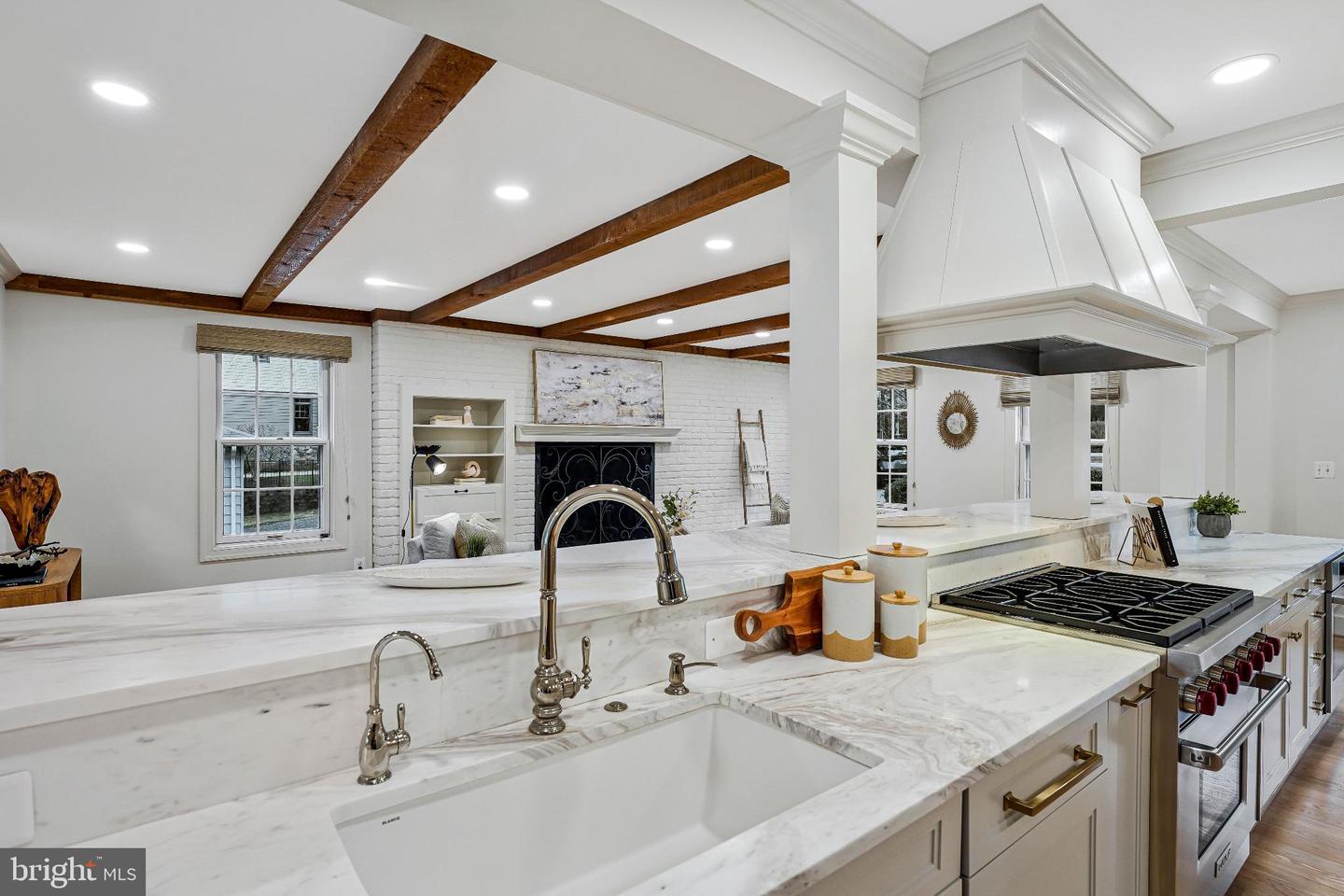 1120 BALLS HILL RD, MCLEAN, Virginia 22101, 5 Bedrooms Bedrooms, 10 Rooms Rooms,3 BathroomsBathrooms,Residential,For sale,1120 BALLS HILL RD,VAFX2286668 MLS # VAFX2286668