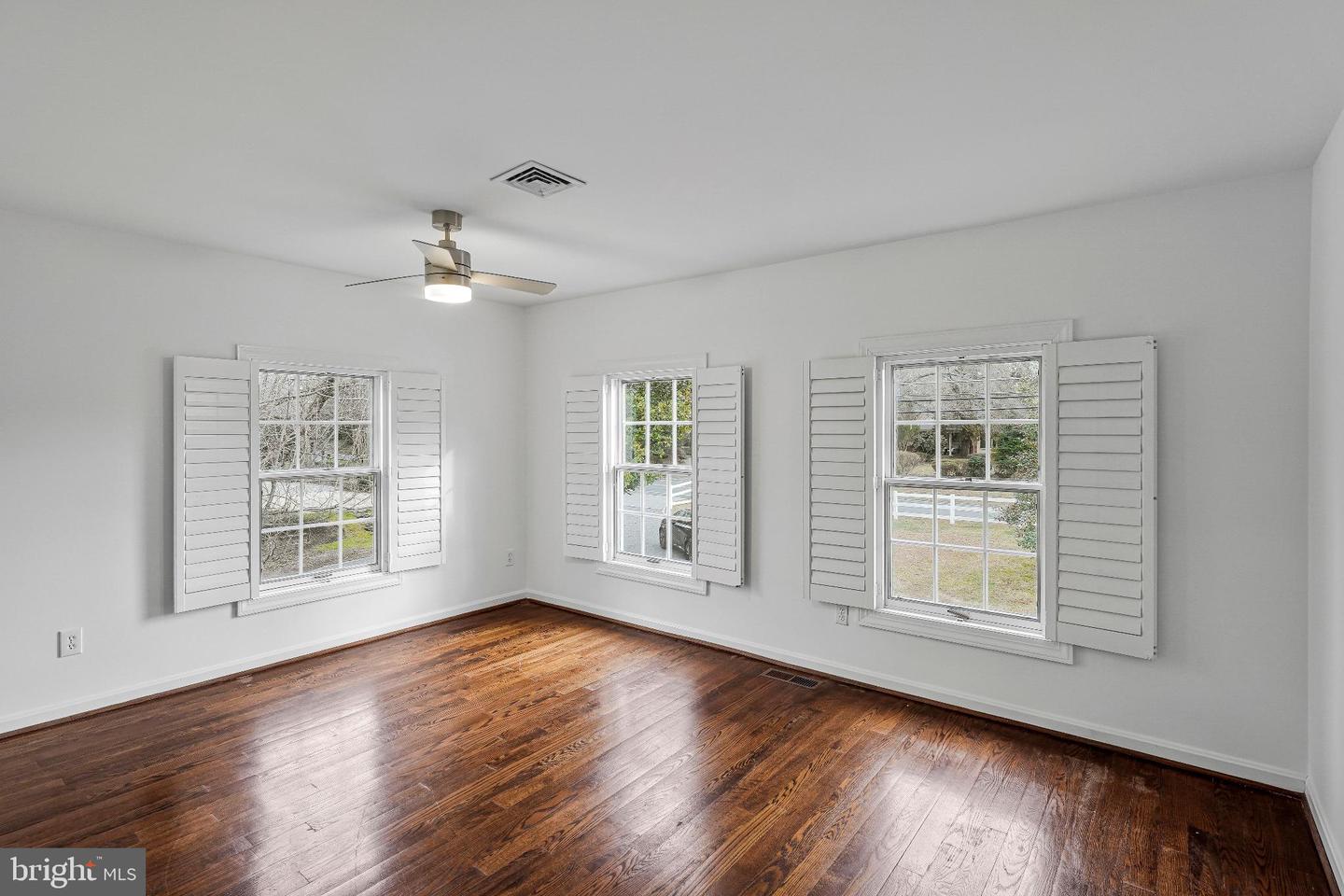 1120 BALLS HILL RD, MCLEAN, Virginia 22101, 5 Bedrooms Bedrooms, 10 Rooms Rooms,3 BathroomsBathrooms,Residential,For sale,1120 BALLS HILL RD,VAFX2286668 MLS # VAFX2286668