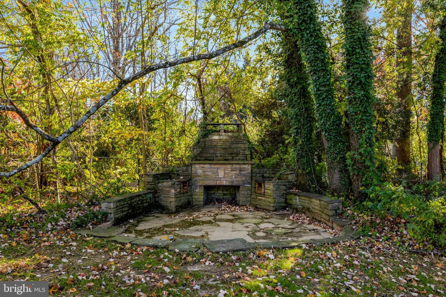 1120 BALLS HILL RD, MCLEAN, Virginia 22101, 5 Bedrooms Bedrooms, 10 Rooms Rooms,3 BathroomsBathrooms,Residential,For sale,1120 BALLS HILL RD,VAFX2286668 MLS # VAFX2286668