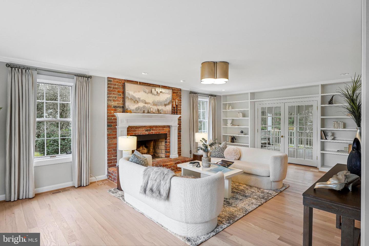 1120 BALLS HILL RD, MCLEAN, Virginia 22101, 5 Bedrooms Bedrooms, 10 Rooms Rooms,3 BathroomsBathrooms,Residential,For sale,1120 BALLS HILL RD,VAFX2286668 MLS # VAFX2286668