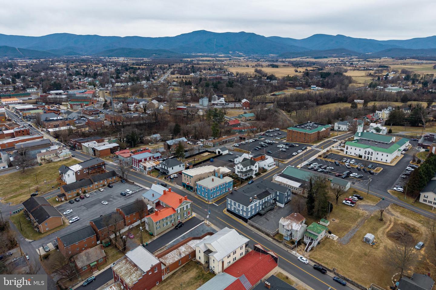 221 W MAIN ST, LURAY, Virginia 22835, 3 Bedrooms Bedrooms, ,1 BathroomBathrooms,Residential,For sale,221 W MAIN ST,VAPA2005914 MLS # VAPA2005914