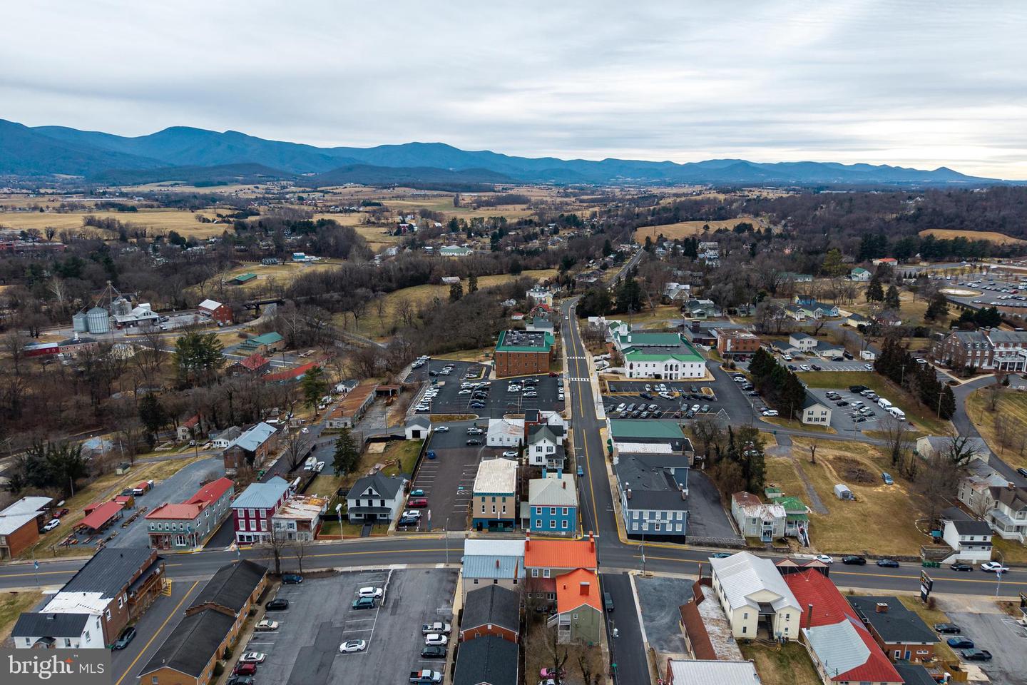 221 W MAIN ST, LURAY, Virginia 22835, 3 Bedrooms Bedrooms, ,1 BathroomBathrooms,Residential,For sale,221 W MAIN ST,VAPA2005914 MLS # VAPA2005914