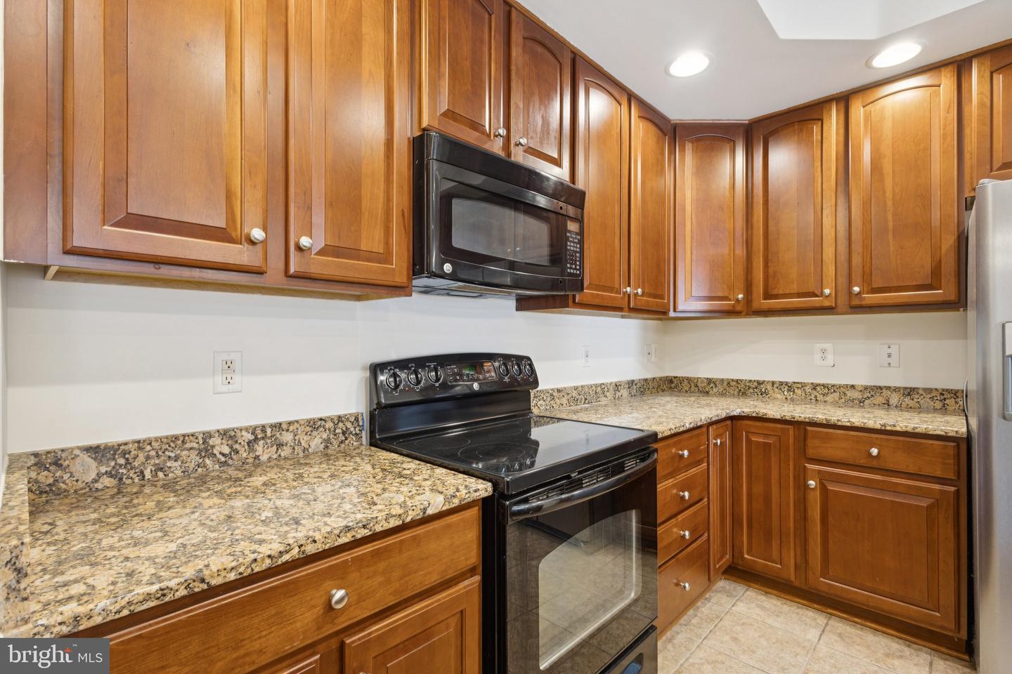 2576 EASTBOURNE DR, WOODBRIDGE, Virginia 22191, 2 Bedrooms Bedrooms, ,2 BathroomsBathrooms,Residential,For sale,2576 EASTBOURNE DR,VAPW2104568 MLS # VAPW2104568