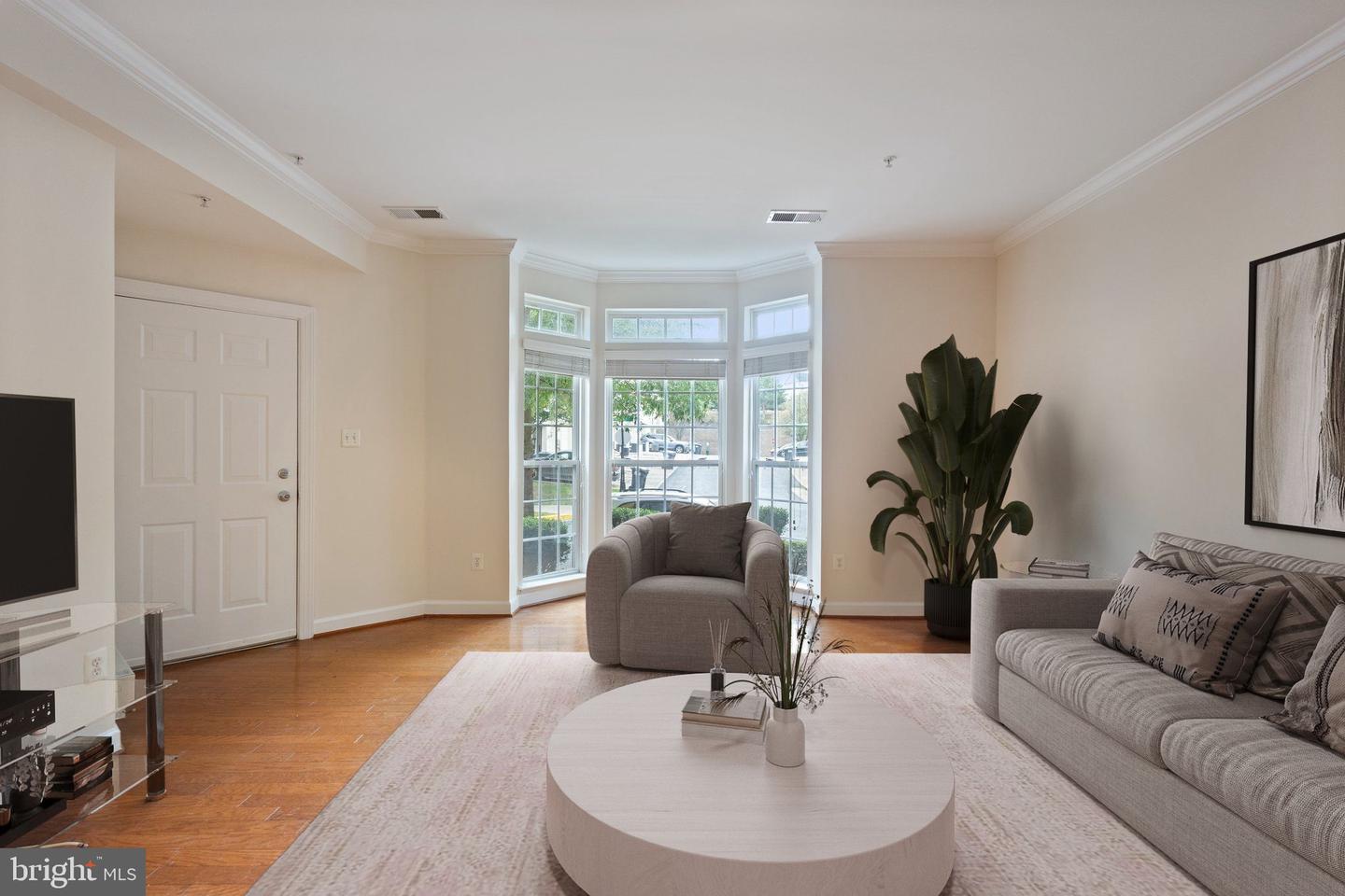 2576 EASTBOURNE DR, WOODBRIDGE, Virginia 22191, 2 Bedrooms Bedrooms, ,2 BathroomsBathrooms,Residential,For sale,2576 EASTBOURNE DR,VAPW2104568 MLS # VAPW2104568