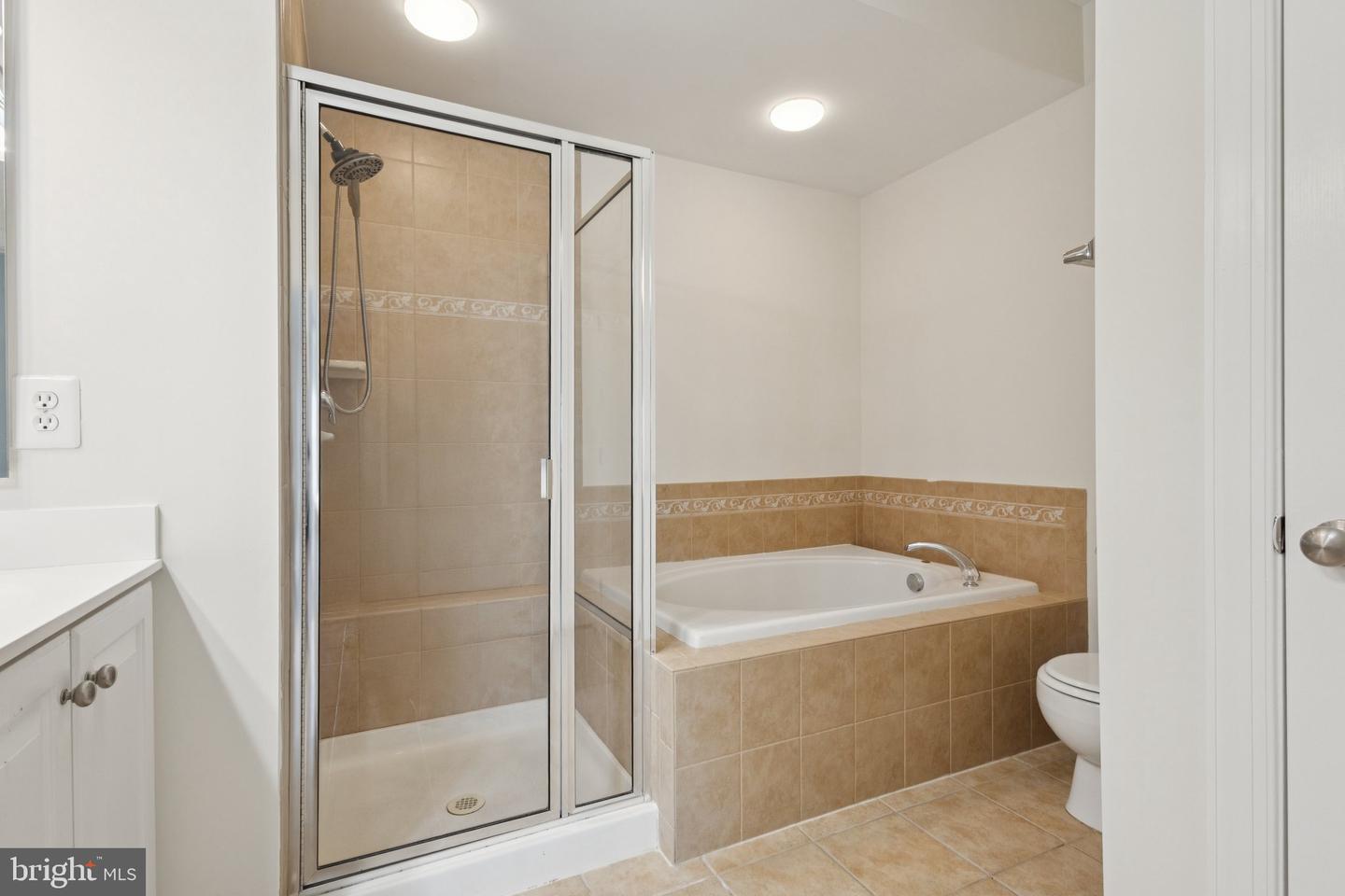 2576 EASTBOURNE DR, WOODBRIDGE, Virginia 22191, 2 Bedrooms Bedrooms, ,2 BathroomsBathrooms,Residential,For sale,2576 EASTBOURNE DR,VAPW2104568 MLS # VAPW2104568