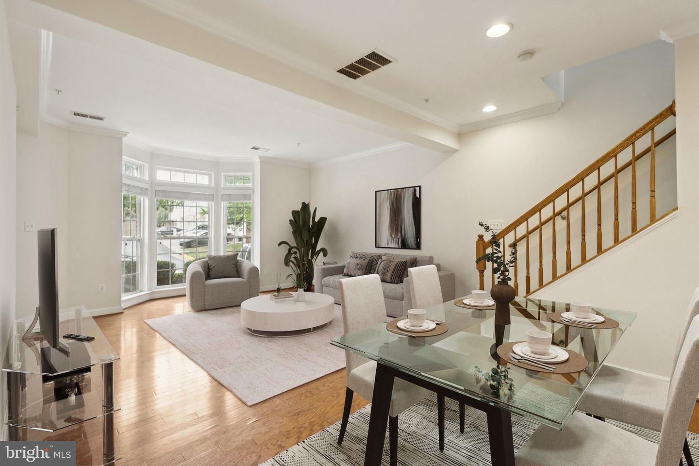 2576 EASTBOURNE DR, WOODBRIDGE, Virginia 22191, 2 Bedrooms Bedrooms, ,2 BathroomsBathrooms,Residential,For sale,2576 EASTBOURNE DR,VAPW2104568 MLS # VAPW2104568