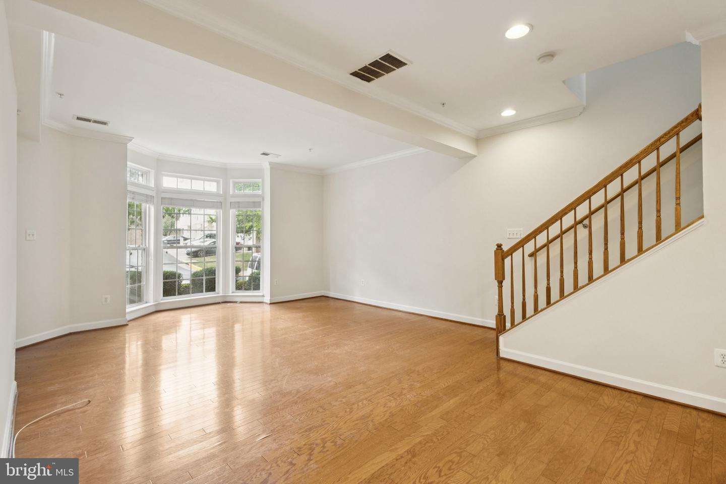 2576 EASTBOURNE DR, WOODBRIDGE, Virginia 22191, 2 Bedrooms Bedrooms, ,2 BathroomsBathrooms,Residential,For sale,2576 EASTBOURNE DR,VAPW2104568 MLS # VAPW2104568