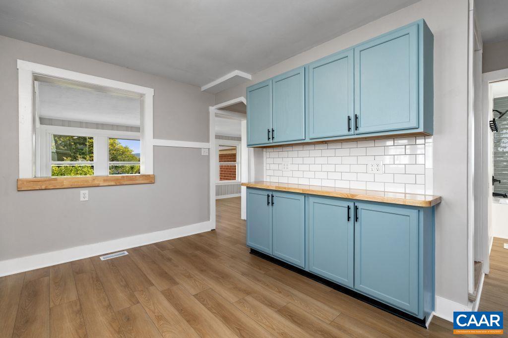 2735 STUARTS DRAFT HWY, STUARTS DRAFT, Virginia 24477, 3 Bedrooms Bedrooms, ,1 BathroomBathrooms,Residential,For sale,2735 STUARTS DRAFT HWY,670408 MLS # 670408 2735 STUARTS DRAFT HWY, STUARTS DRAFT, Virginia 24477, 3 Bedrooms Bedrooms, ,1 BathroomBathrooms,Residential,For sale,2735 STUARTS DRAFT HWY,670408 MLS # 670408