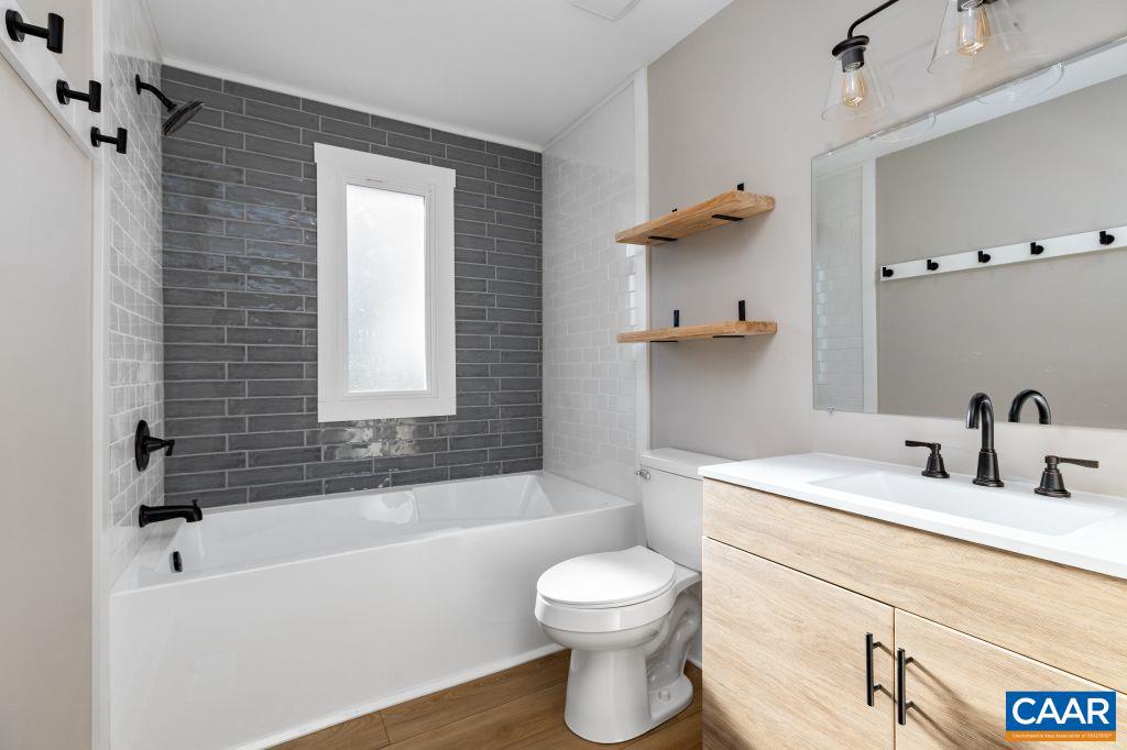 2735 STUARTS DRAFT HWY, STUARTS DRAFT, Virginia 24477, 3 Bedrooms Bedrooms, ,1 BathroomBathrooms,Residential,For sale,2735 STUARTS DRAFT HWY,670408 MLS # 670408 2735 STUARTS DRAFT HWY, STUARTS DRAFT, Virginia 24477, 3 Bedrooms Bedrooms, ,1 BathroomBathrooms,Residential,For sale,2735 STUARTS DRAFT HWY,670408 MLS # 670408