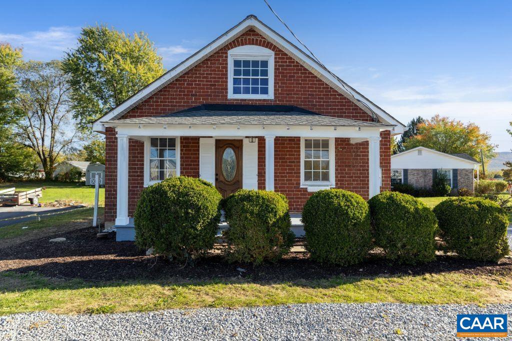 2735 STUARTS DRAFT HWY, STUARTS DRAFT, Virginia 24477, 3 Bedrooms Bedrooms, ,1 BathroomBathrooms,Residential,For sale,2735 STUARTS DRAFT HWY,670408 MLS # 670408 2735 STUARTS DRAFT HWY, STUARTS DRAFT, Virginia 24477, 3 Bedrooms Bedrooms, ,1 BathroomBathrooms,Residential,For sale,2735 STUARTS DRAFT HWY,670408 MLS # 670408