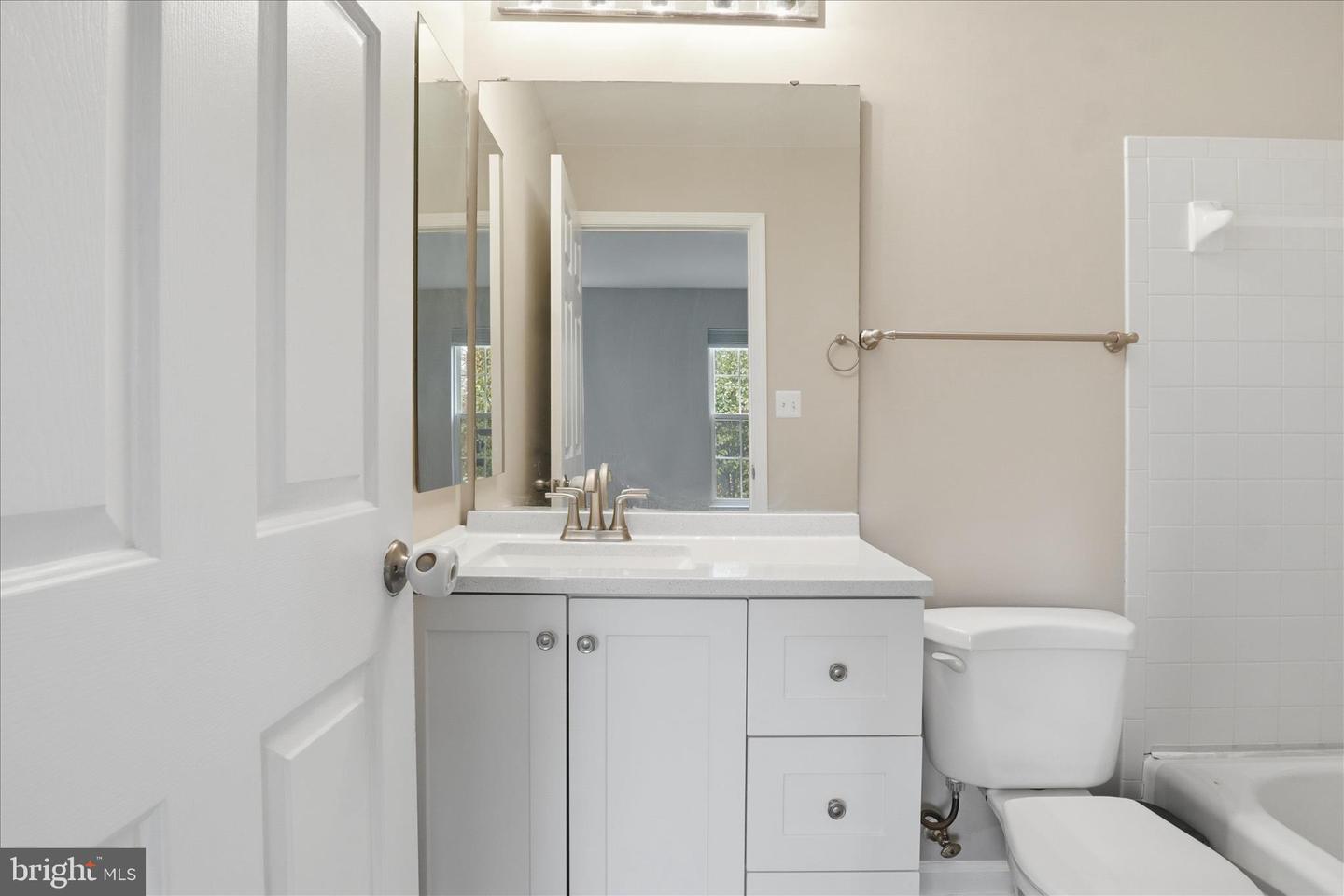 2038 STARGRASS CT, WOODBRIDGE, Virginia 22192, 2 Bedrooms Bedrooms, ,3 BathroomsBathrooms,Residential,For sale,2038 STARGRASS CT,VAPW2107806 MLS # VAPW2107806