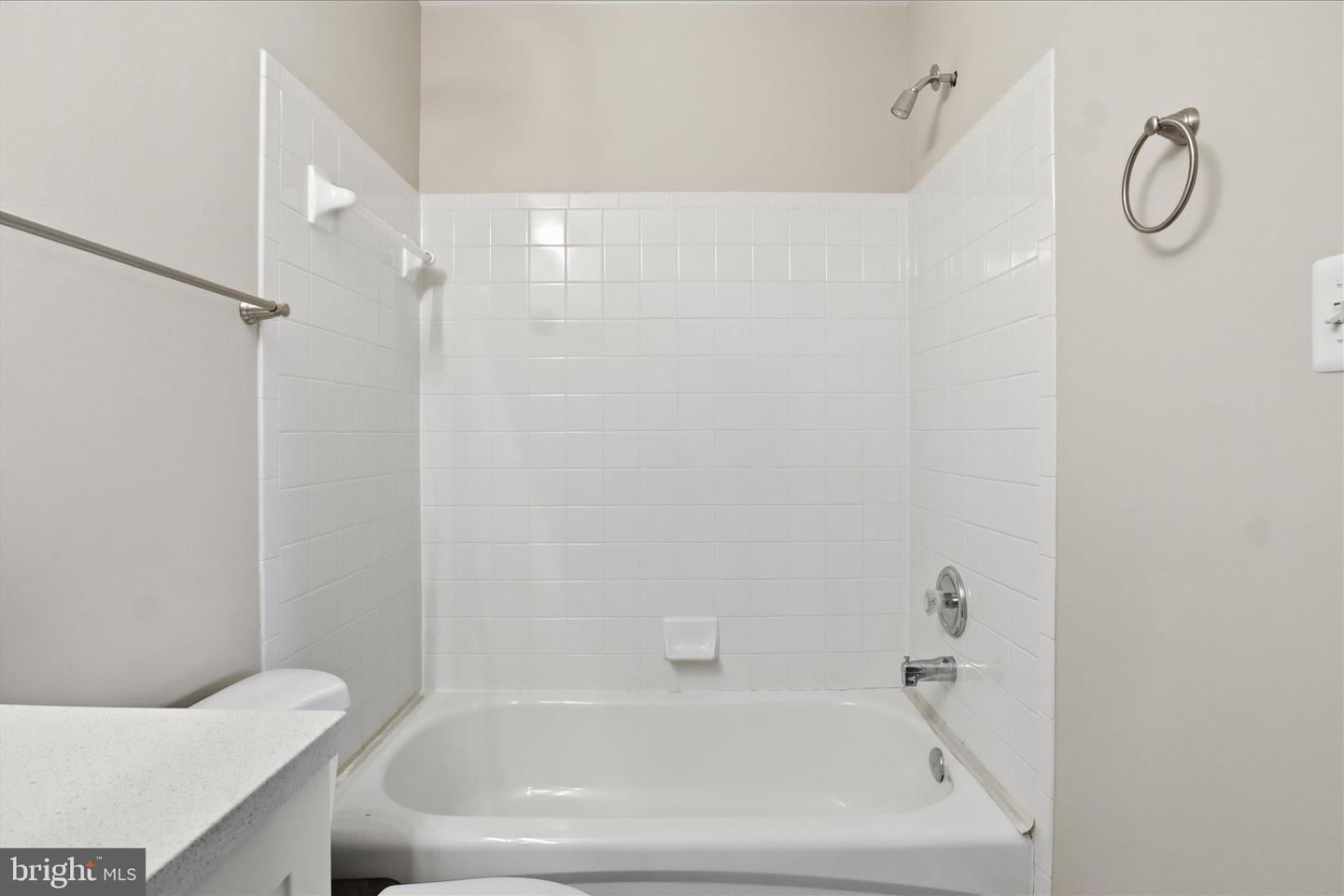 2038 STARGRASS CT, WOODBRIDGE, Virginia 22192, 2 Bedrooms Bedrooms, ,3 BathroomsBathrooms,Residential,For sale,2038 STARGRASS CT,VAPW2107806 MLS # VAPW2107806