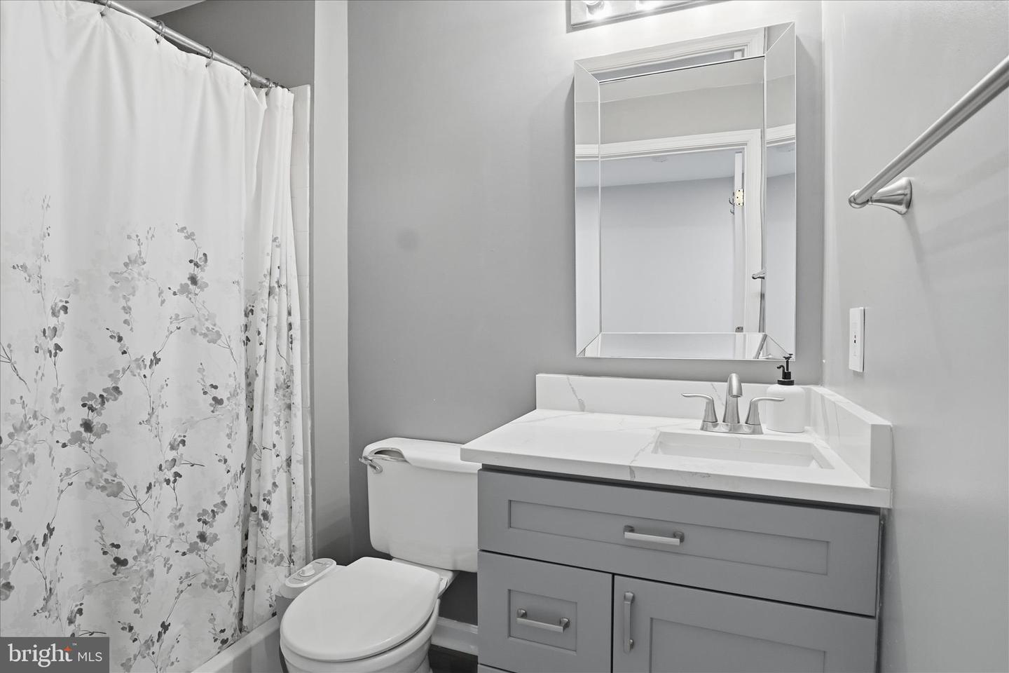 2038 STARGRASS CT, WOODBRIDGE, Virginia 22192, 2 Bedrooms Bedrooms, ,3 BathroomsBathrooms,Residential,For sale,2038 STARGRASS CT,VAPW2107806 MLS # VAPW2107806