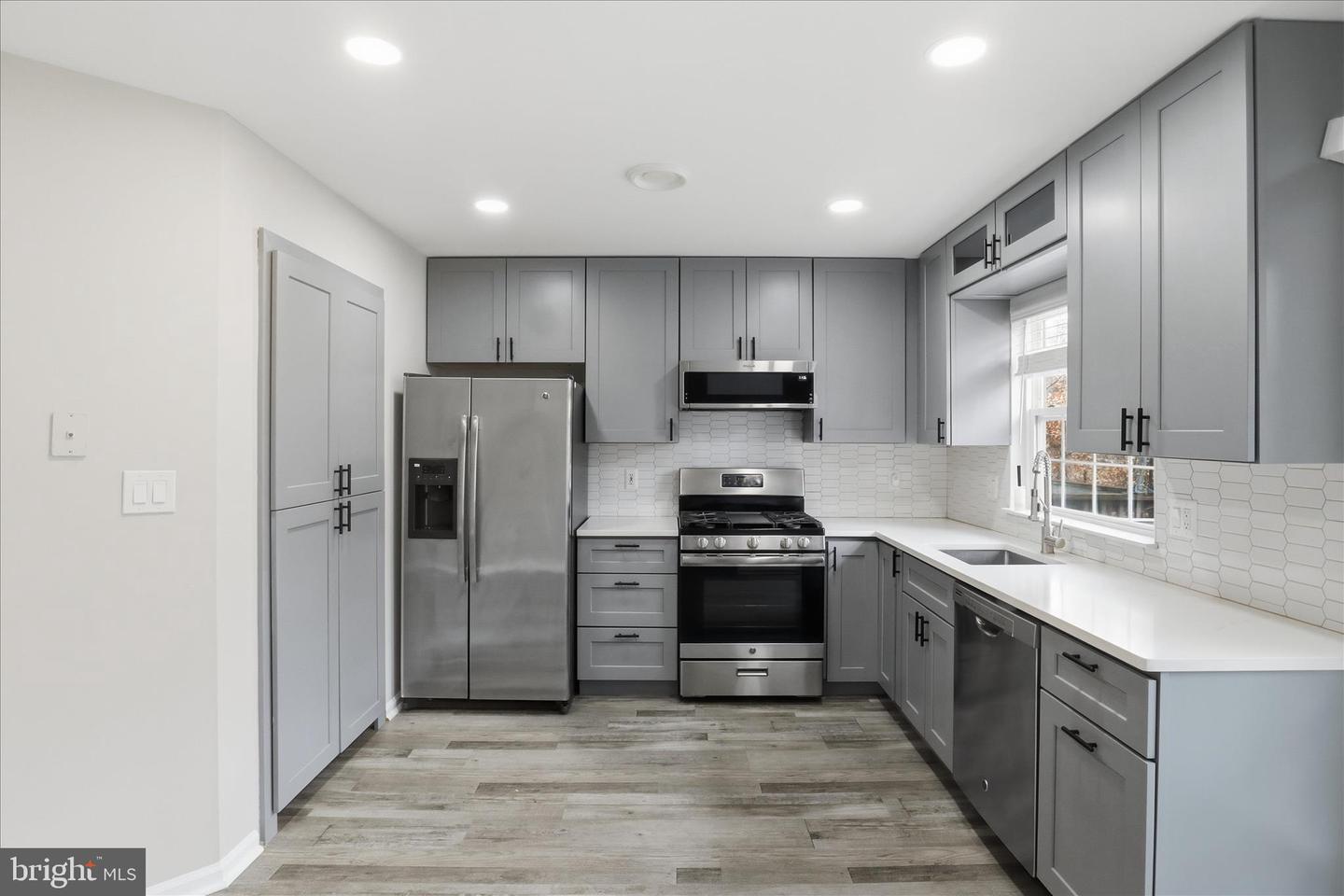 2038 STARGRASS CT, WOODBRIDGE, Virginia 22192, 2 Bedrooms Bedrooms, ,3 BathroomsBathrooms,Residential,For sale,2038 STARGRASS CT,VAPW2107806 MLS # VAPW2107806