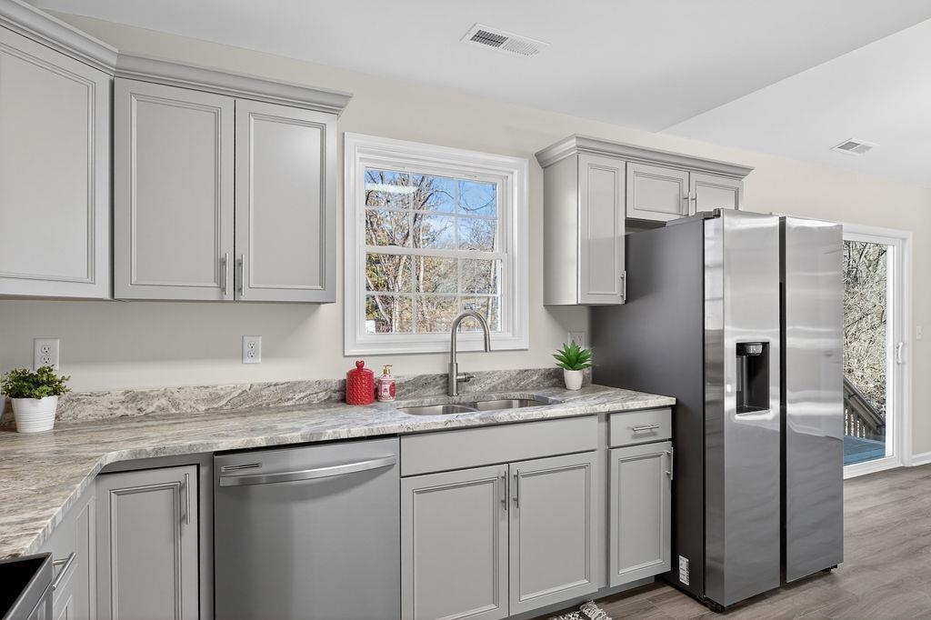 1637 A ST, WAYNESBORO, Virginia 22980, 3 Bedrooms Bedrooms, ,2 BathroomsBathrooms,Residential,1637 A ST,672646 MLS # 672646