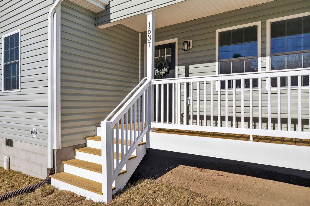 1637 A ST, WAYNESBORO, Virginia 22980, 3 Bedrooms Bedrooms, ,2 BathroomsBathrooms,Residential,1637 A ST,672646 MLS # 672646