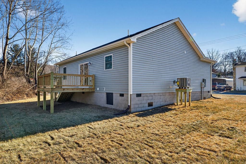 1637 A ST, WAYNESBORO, Virginia 22980, 3 Bedrooms Bedrooms, ,2 BathroomsBathrooms,Residential,1637 A ST,672646 MLS # 672646