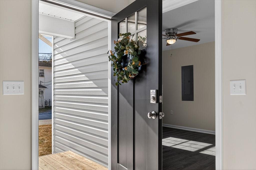 1637 A ST, WAYNESBORO, Virginia 22980, 3 Bedrooms Bedrooms, ,2 BathroomsBathrooms,Residential,1637 A ST,672646 MLS # 672646