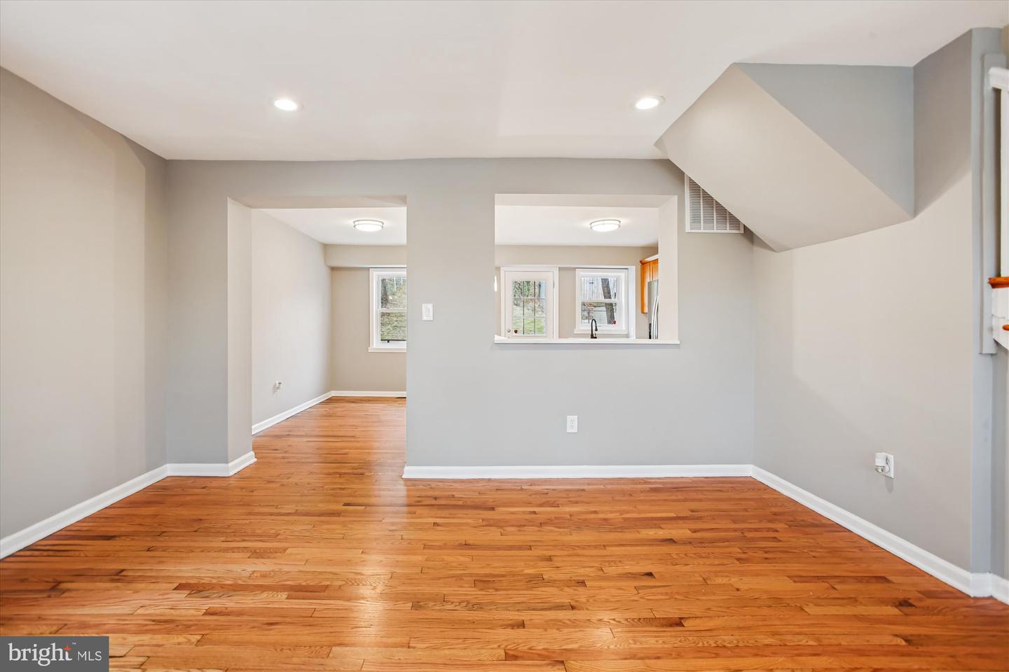 529 FOXHALL PL SE, WASHINGTON, District Of Columbia 20032, 3 Bedrooms Bedrooms, 5 Rooms Rooms,1 BathroomBathrooms,Residential,For sale,529 FOXHALL PL SE,DCDC2233272 MLS # DCDC2233272