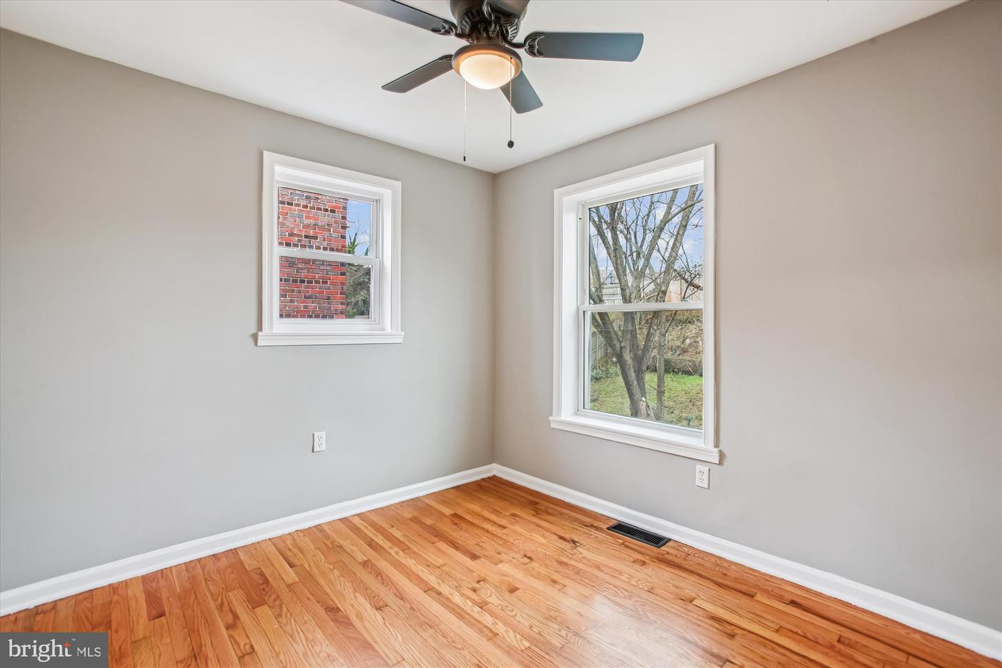 529 FOXHALL PL SE, WASHINGTON, District Of Columbia 20032, 3 Bedrooms Bedrooms, 5 Rooms Rooms,1 BathroomBathrooms,Residential,For sale,529 FOXHALL PL SE,DCDC2233272 MLS # DCDC2233272