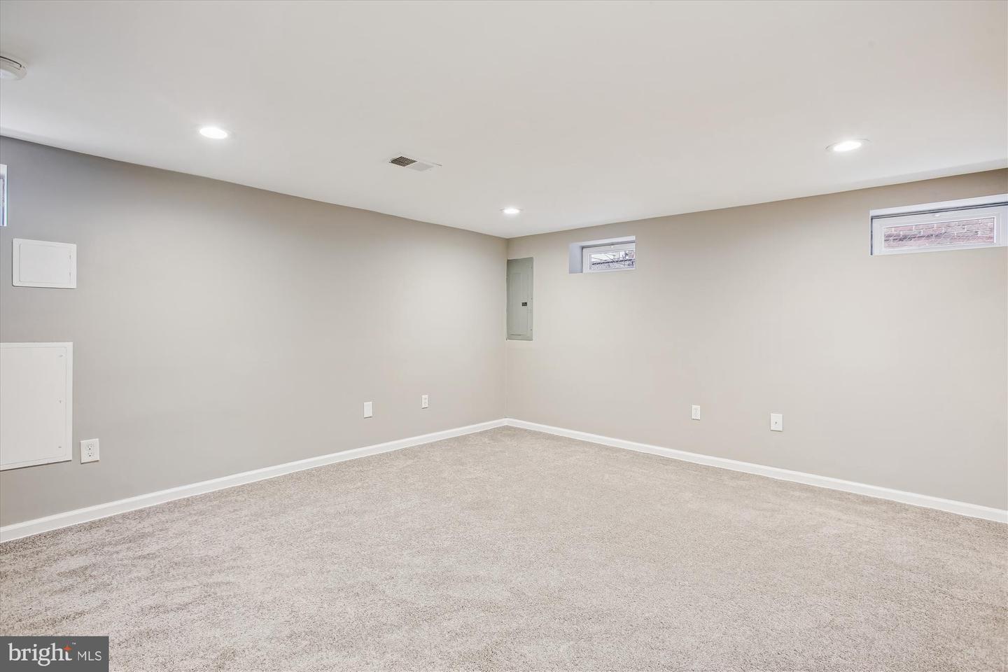 529 FOXHALL PL SE, WASHINGTON, District Of Columbia 20032, 3 Bedrooms Bedrooms, 5 Rooms Rooms,1 BathroomBathrooms,Residential,For sale,529 FOXHALL PL SE,DCDC2233272 MLS # DCDC2233272