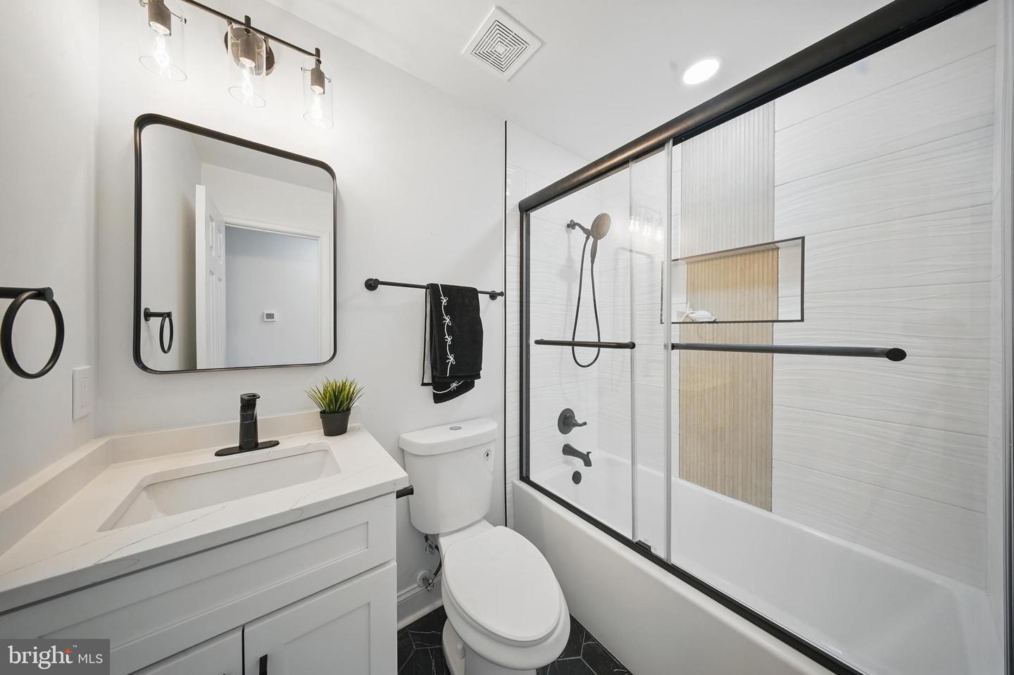 4403 ECHO CT, WOODBRIDGE, Virginia 22193, 4 Bedrooms Bedrooms, ,3 BathroomsBathrooms,Residential,For sale,4403 ECHO CT,VAPW2110464 MLS # VAPW2110464