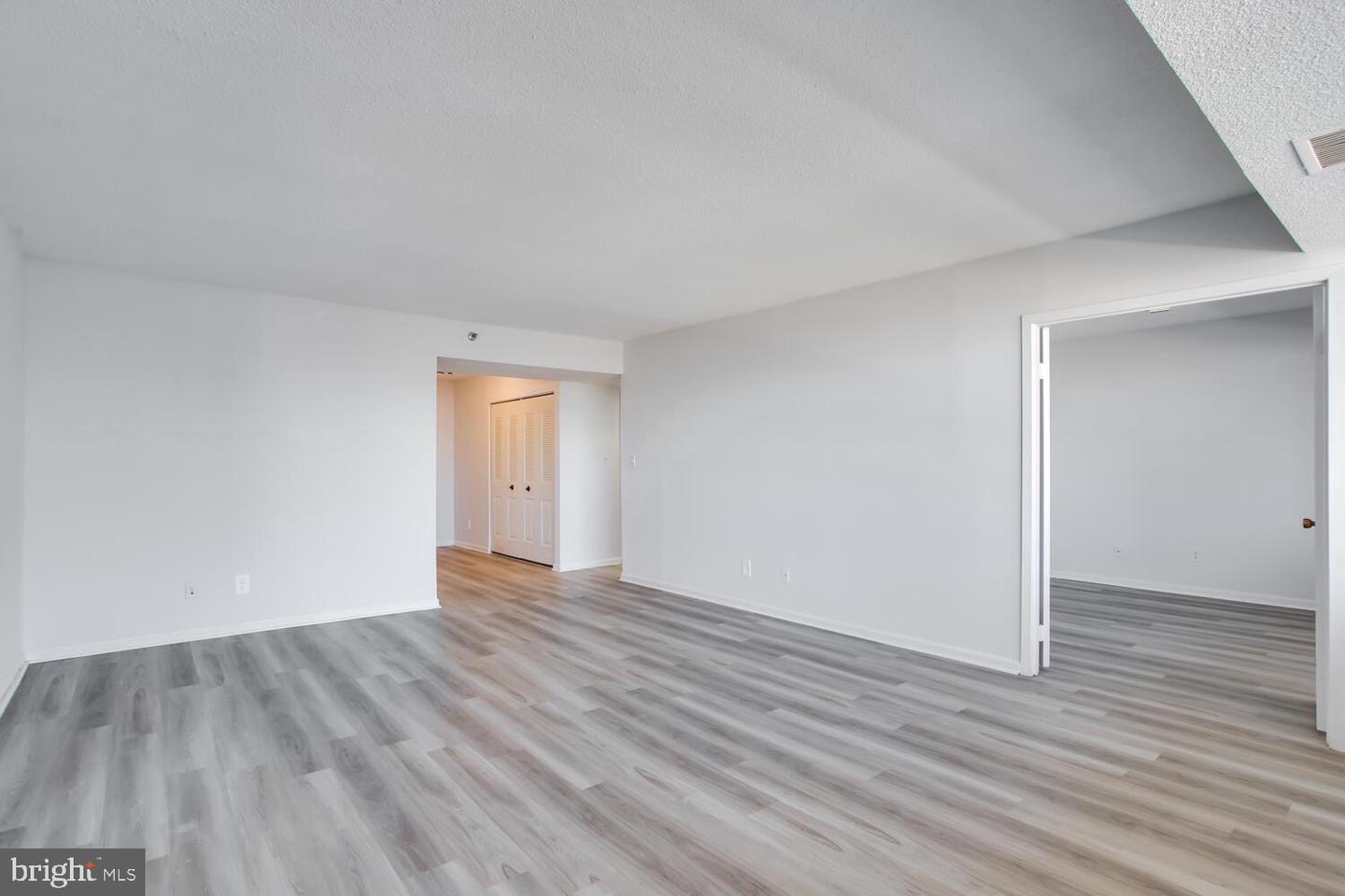 3713 S GEORGE MASON DR #1506, FALLS CHURCH, Virginia 22041, 3 Bedrooms Bedrooms, ,2 BathroomsBathrooms,Residential,For sale,3713 S GEORGE MASON DR #1506,VAFX2285898 MLS # VAFX2285898