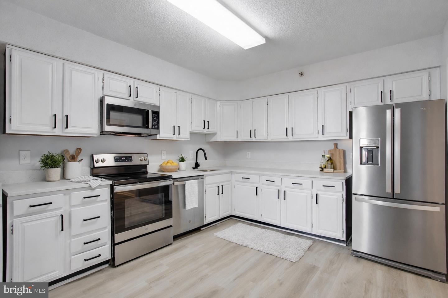 3713 S GEORGE MASON DR #1506, FALLS CHURCH, Virginia 22041, 3 Bedrooms Bedrooms, ,2 BathroomsBathrooms,Residential,For sale,3713 S GEORGE MASON DR #1506,VAFX2285898 MLS # VAFX2285898