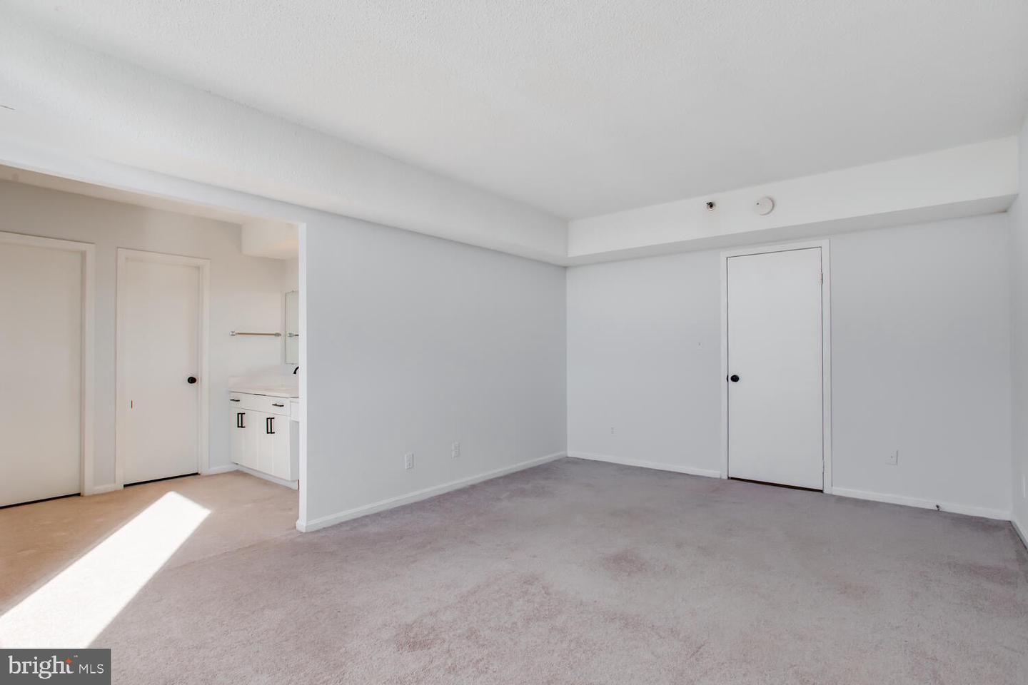 3713 S GEORGE MASON DR #1506, FALLS CHURCH, Virginia 22041, 3 Bedrooms Bedrooms, ,2 BathroomsBathrooms,Residential,For sale,3713 S GEORGE MASON DR #1506,VAFX2285898 MLS # VAFX2285898