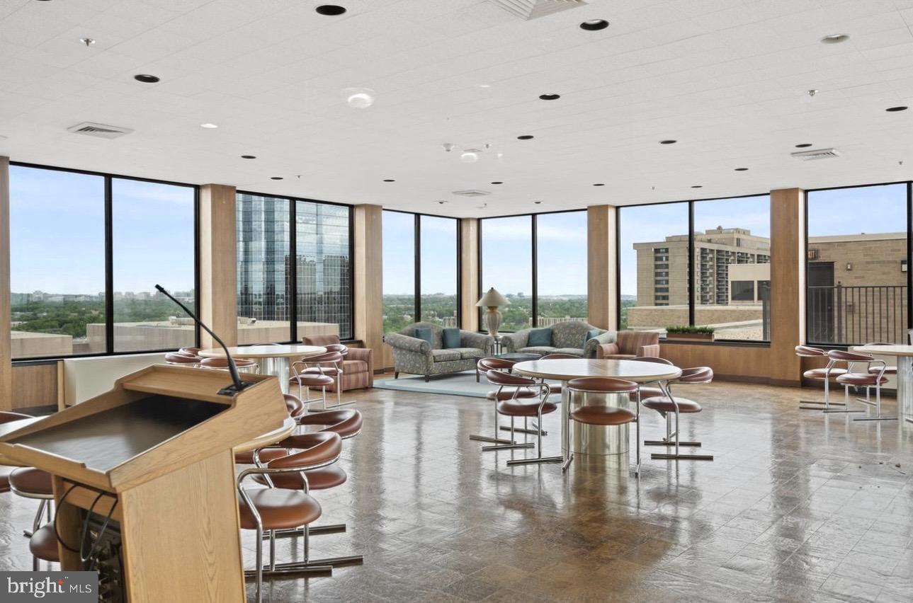3713 S GEORGE MASON DR #1506, FALLS CHURCH, Virginia 22041, 3 Bedrooms Bedrooms, ,2 BathroomsBathrooms,Residential,For sale,3713 S GEORGE MASON DR #1506,VAFX2285898 MLS # VAFX2285898