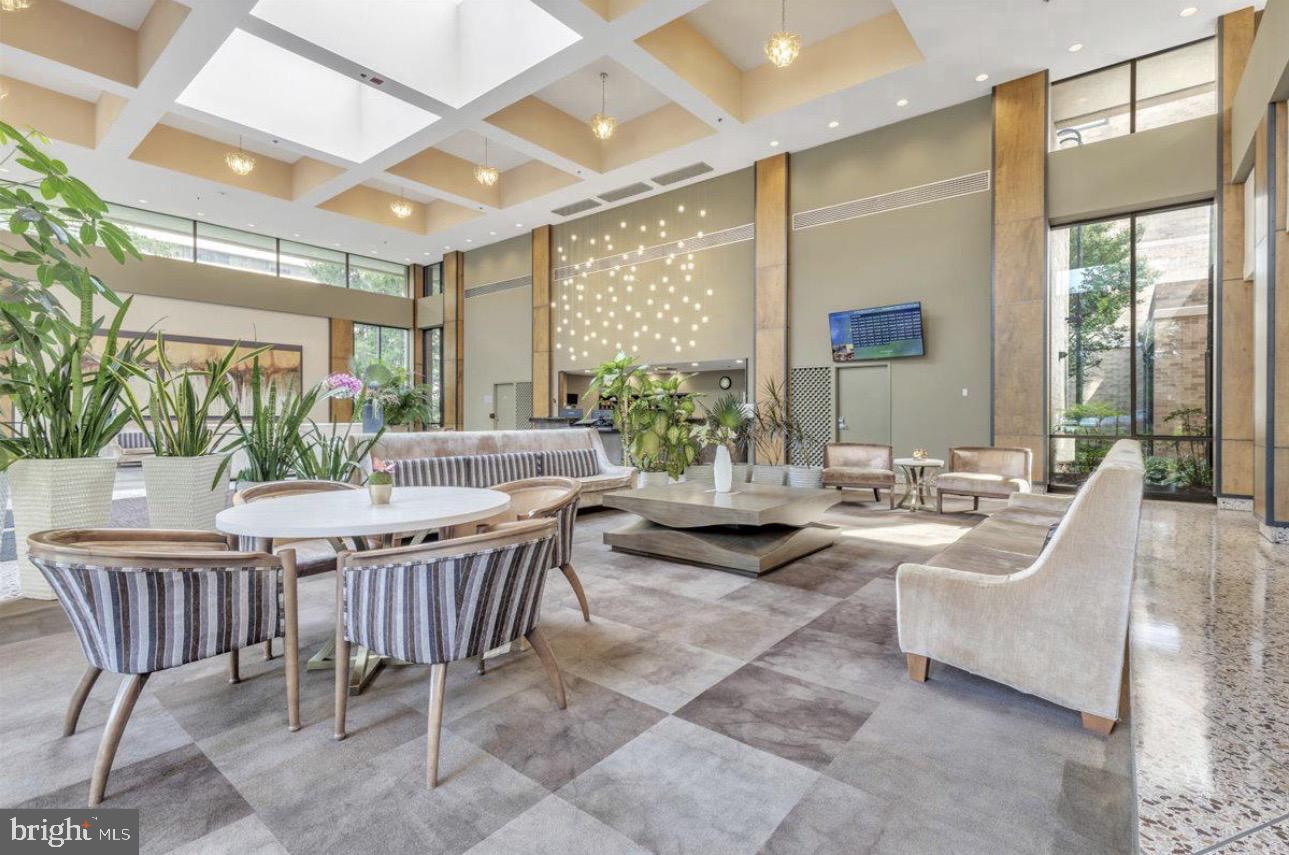 3713 S GEORGE MASON DR #1506, FALLS CHURCH, Virginia 22041, 3 Bedrooms Bedrooms, ,2 BathroomsBathrooms,Residential,For sale,3713 S GEORGE MASON DR #1506,VAFX2285898 MLS # VAFX2285898