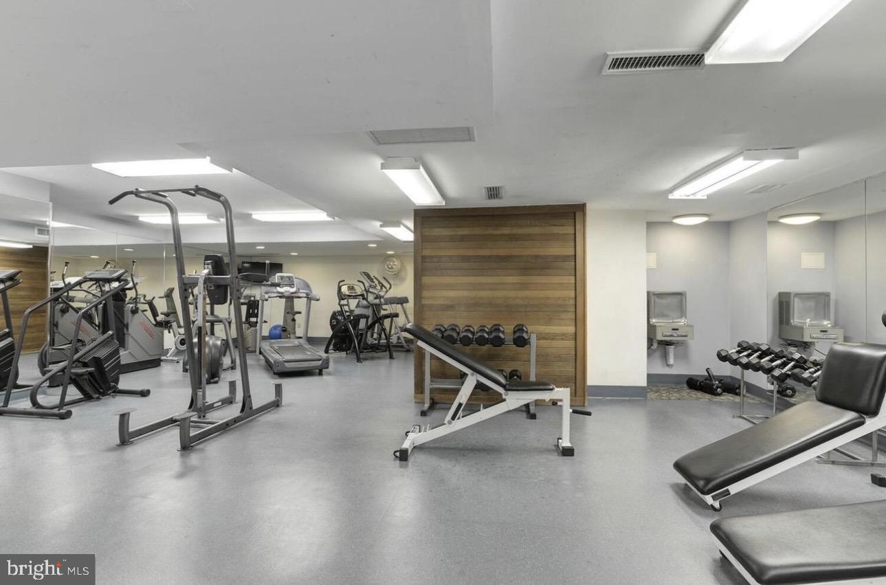 3713 S GEORGE MASON DR #1506, FALLS CHURCH, Virginia 22041, 3 Bedrooms Bedrooms, ,2 BathroomsBathrooms,Residential,For sale,3713 S GEORGE MASON DR #1506,VAFX2285898 MLS # VAFX2285898