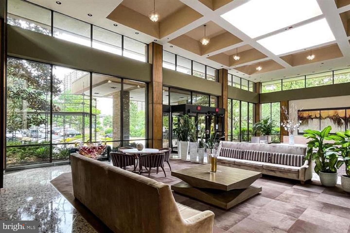 3713 S GEORGE MASON DR #1506, FALLS CHURCH, Virginia 22041, 3 Bedrooms Bedrooms, ,2 BathroomsBathrooms,Residential,For sale,3713 S GEORGE MASON DR #1506,VAFX2285898 MLS # VAFX2285898