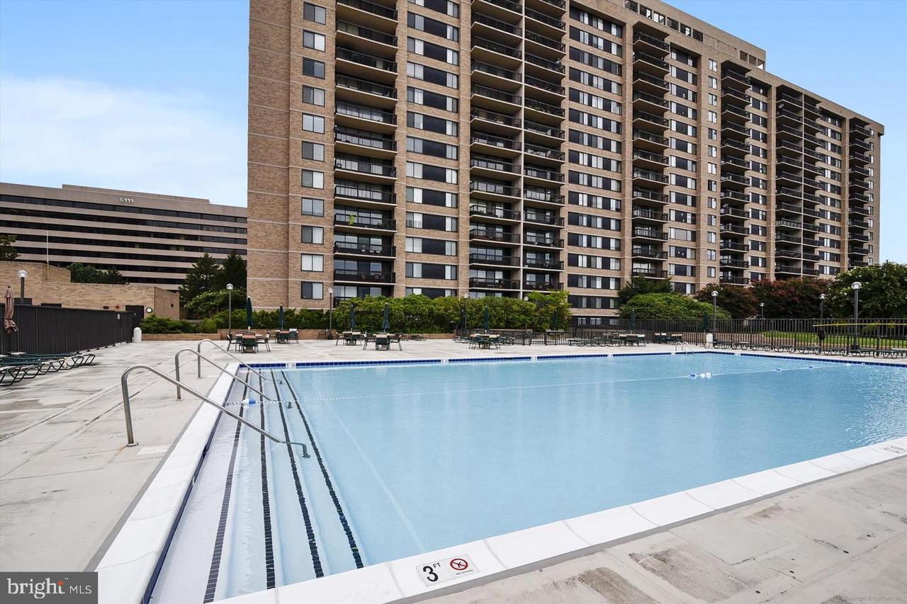 3713 S GEORGE MASON DR #1506, FALLS CHURCH, Virginia 22041, 3 Bedrooms Bedrooms, ,2 BathroomsBathrooms,Residential,For sale,3713 S GEORGE MASON DR #1506,VAFX2285898 MLS # VAFX2285898